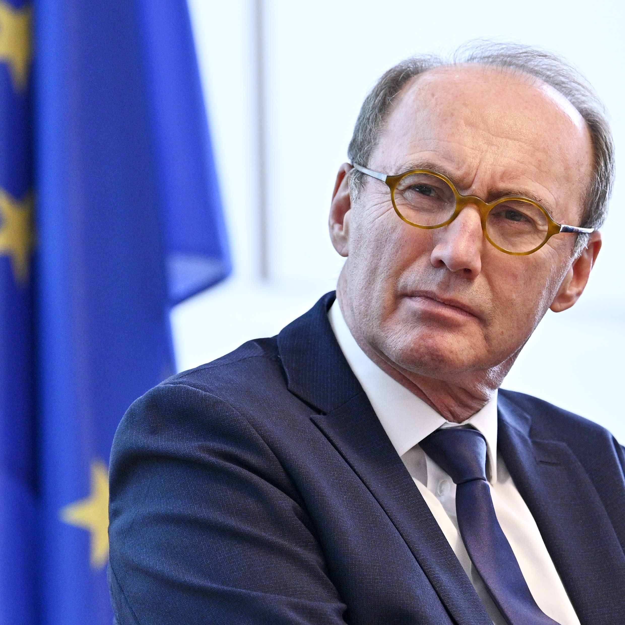 Tritt Karas mit einer eigenen Liste bei der EU-Wahl an?