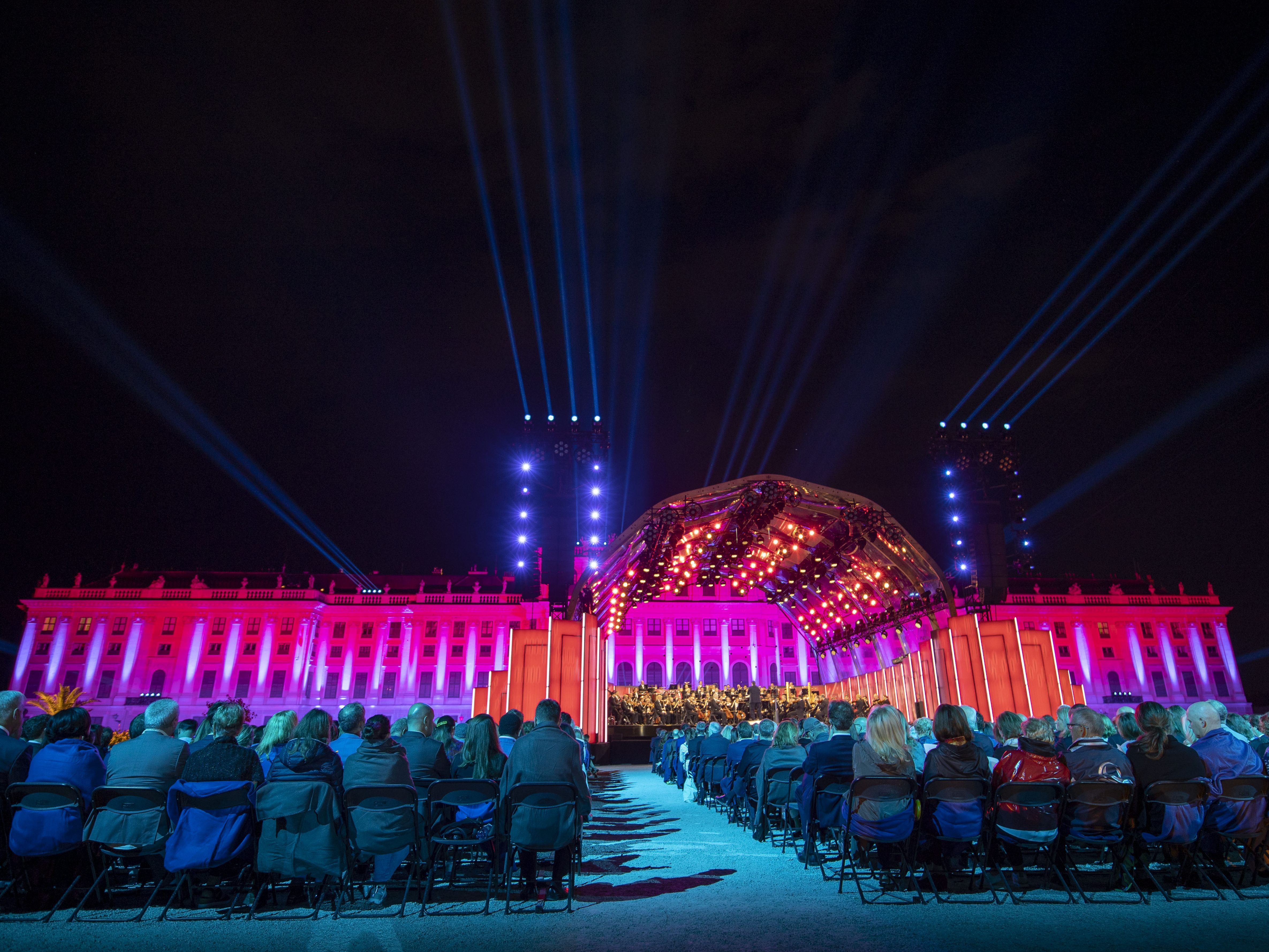Auf diesen Sendern kann man das Wiener Sommernachtskonzert live erleben.