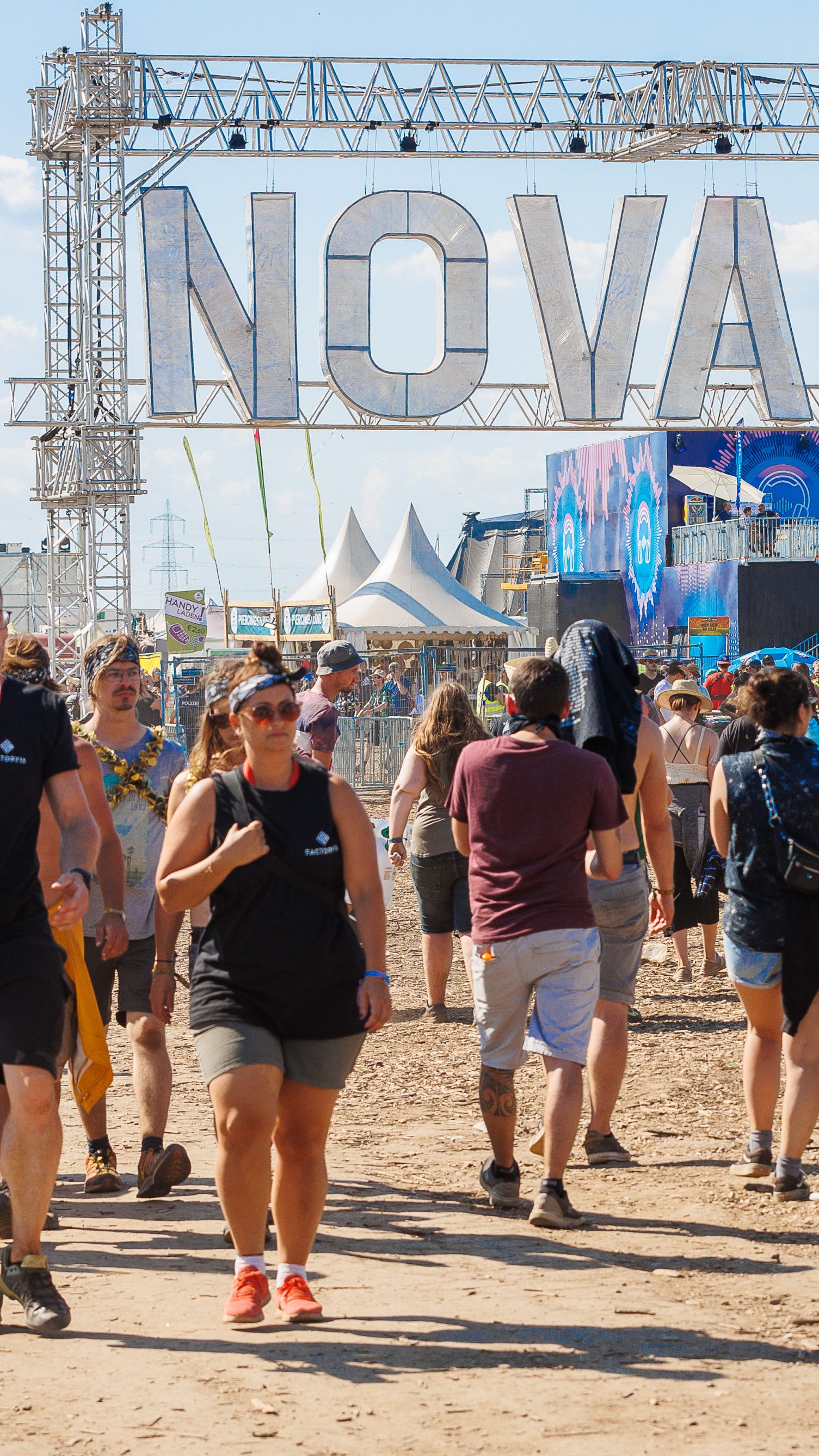Auf den Pannonia Fields laufen die Vorbereitungen für das Nova Rock 2023.