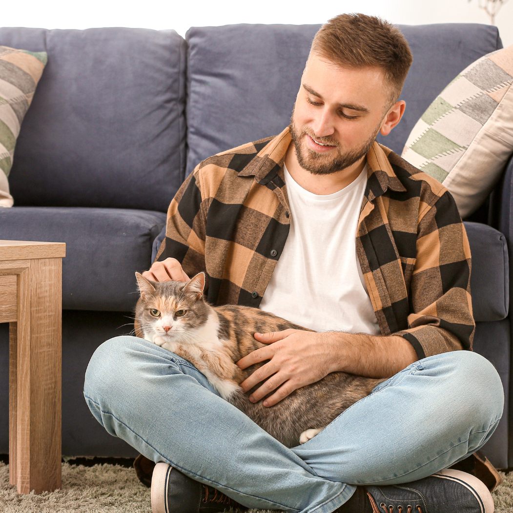 Singles mit Haustieren haben bei der Partnersuche einen Vorteil.