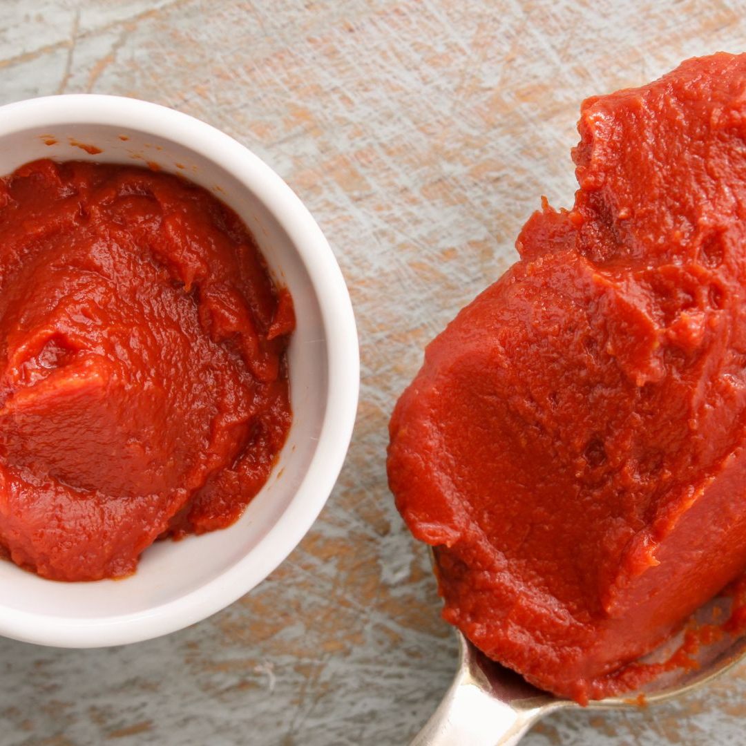 Schon ein Löffel Tomatenmark am Tag soll Falten vorbeugen.