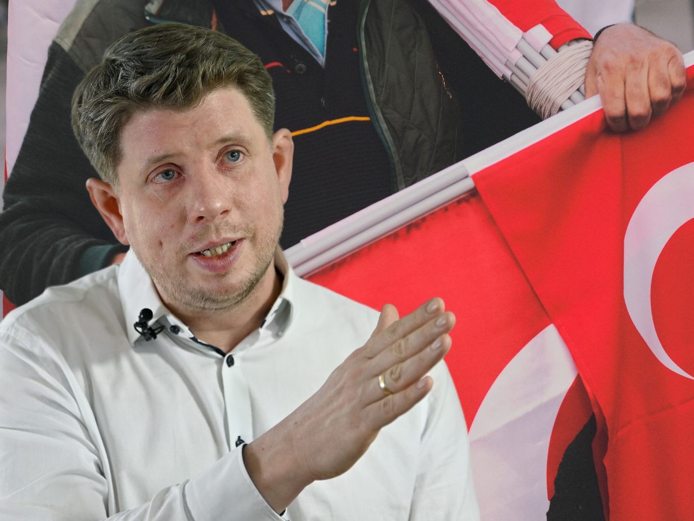 Komplexitätsforscher um Peter Klimek vom CSH konnten eine Manipulation der Wähler bei der Präsidentschaftswahl in der Türkei im Mai 2023 nachweisen. Komplexitätsforscher um Peter Klimek vom CSH konnten eine Manipulation der Wähler bei der Präsidentschaftswahl in der Türkei im Mai 2023 nachweisen.