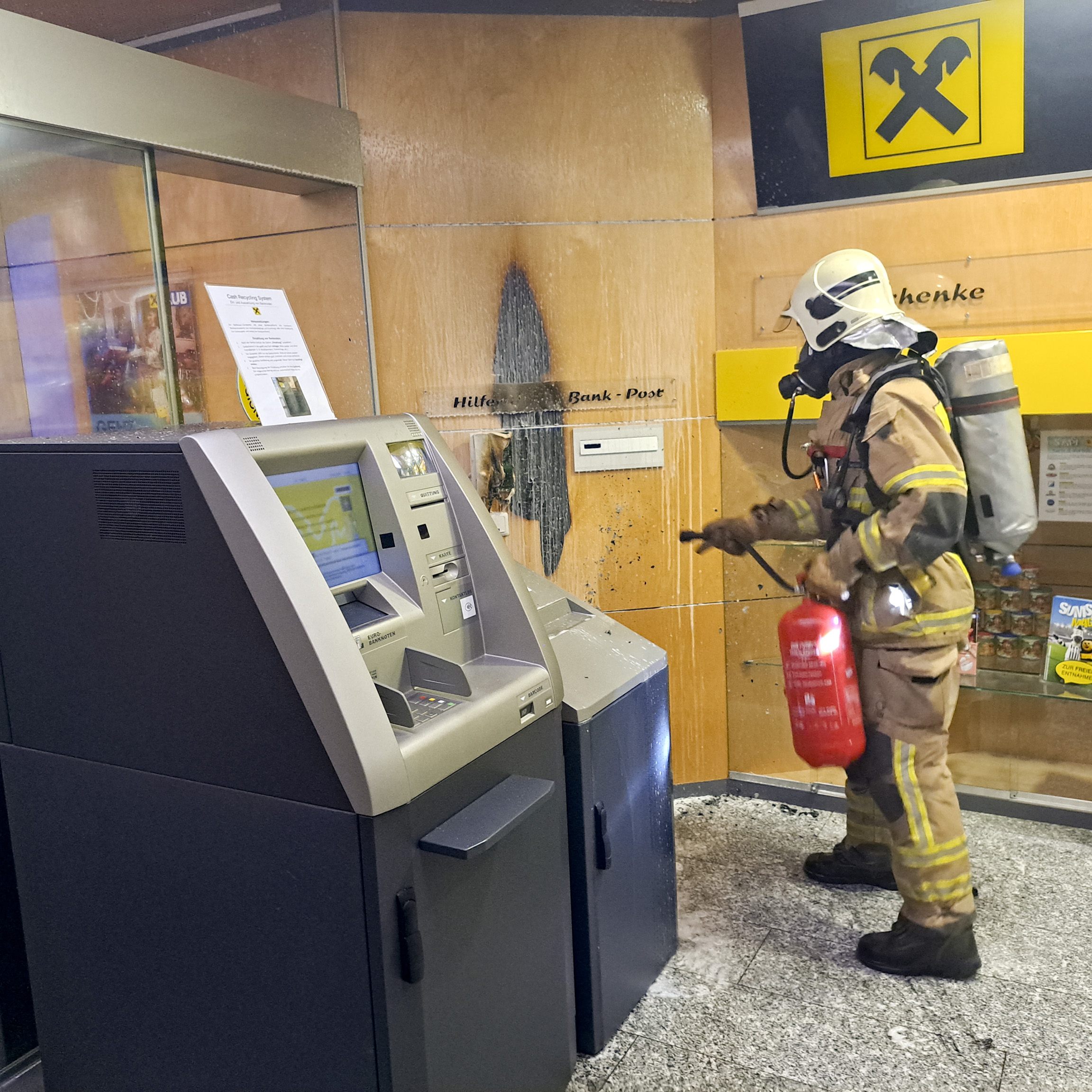 Brand im Foyer der Raiffeisenbank Rankweil.