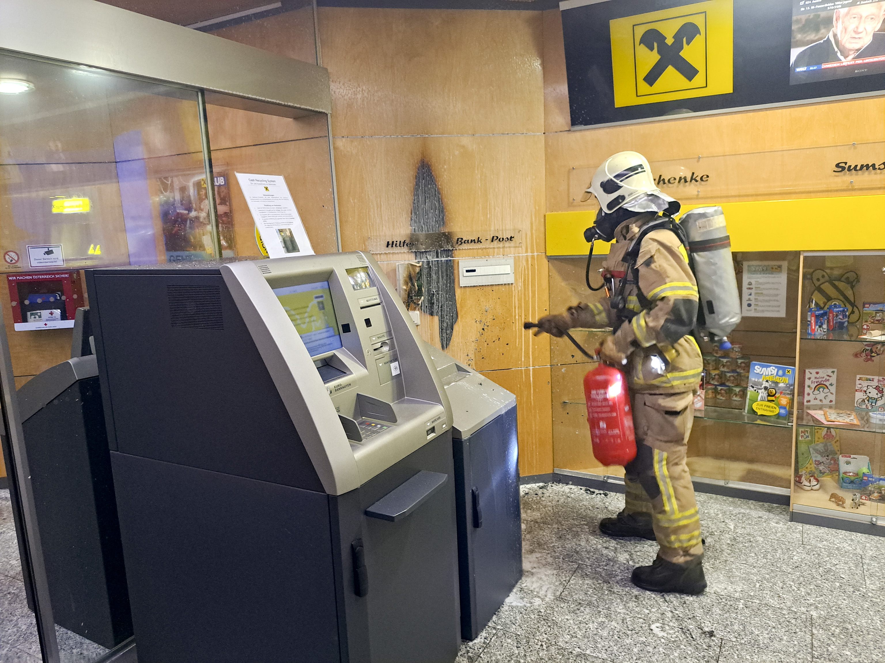 Brand im Foyer der Raiffeisenbank Rankweil.