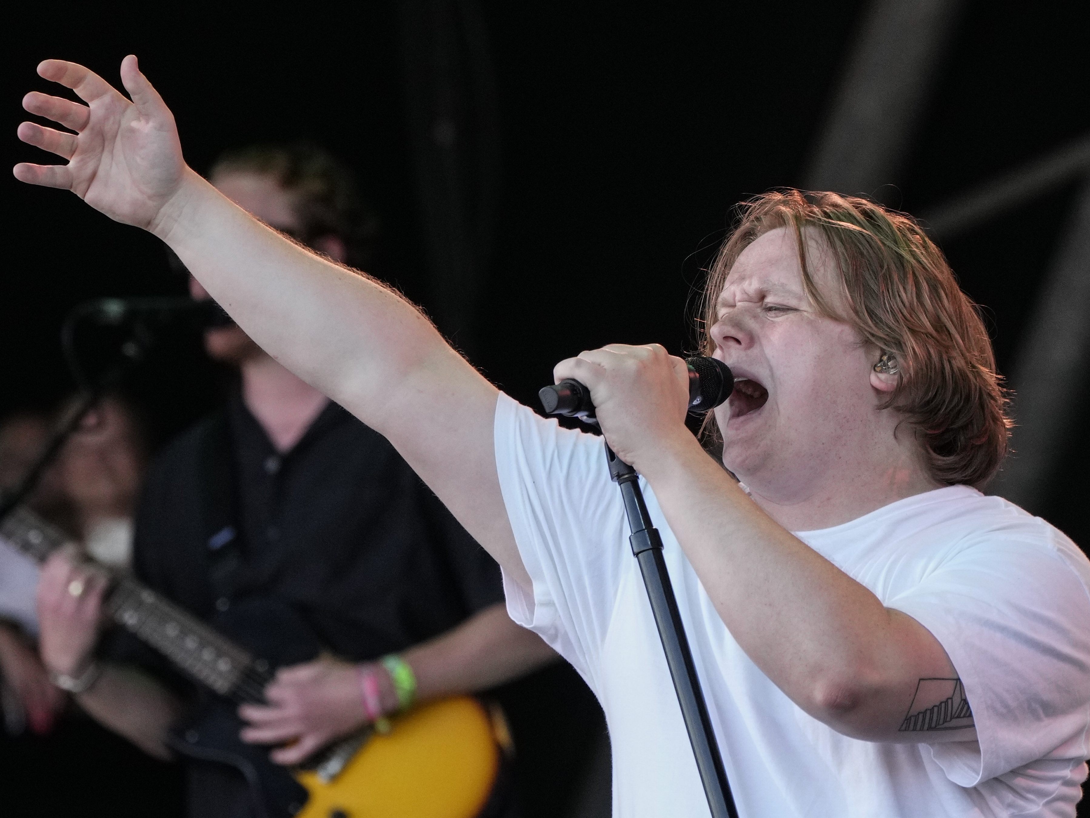 Lewis Capaldi bei seinem Glastonbury-Auftritt. Lewis Capaldi bei seinem Glastonbury-Auftritt.
