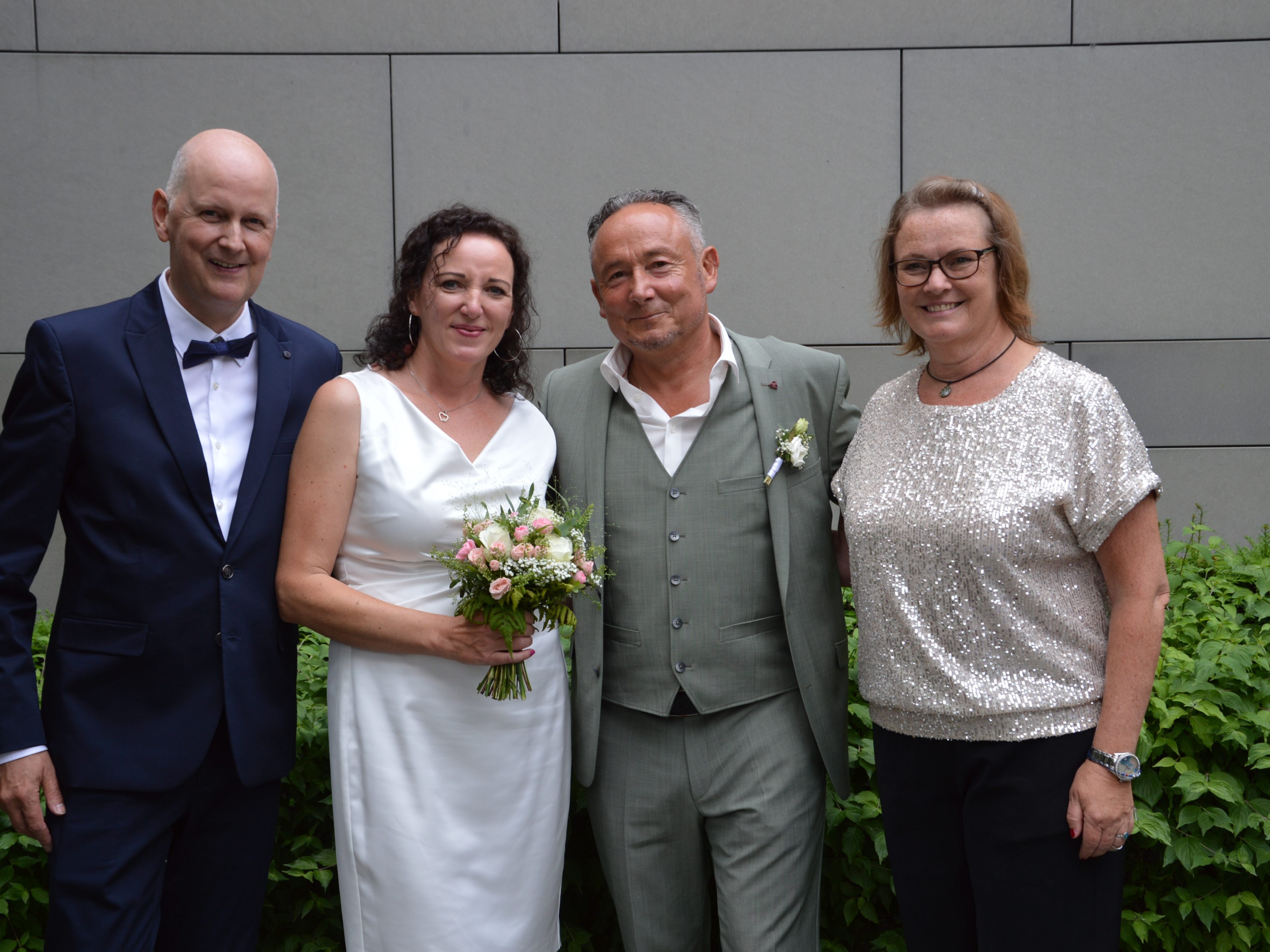 Renate König und Karl Holler haben standesamtlich geheiratet. Renate König und Karl Holler haben standesamtlich geheiratet.