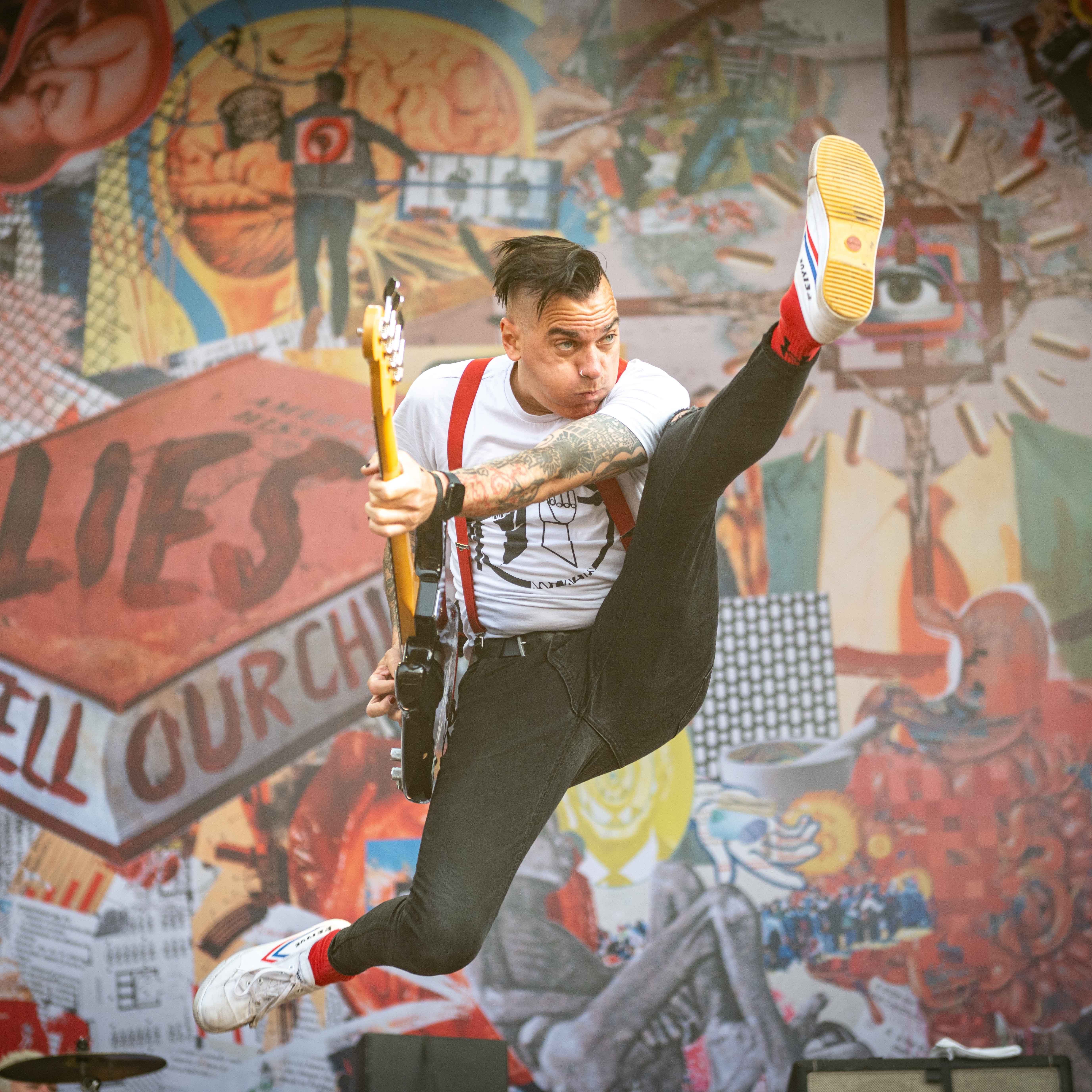 Anti-Flag wissen auch im höheren Altern noch, wie man ordentlich Gas gibt.