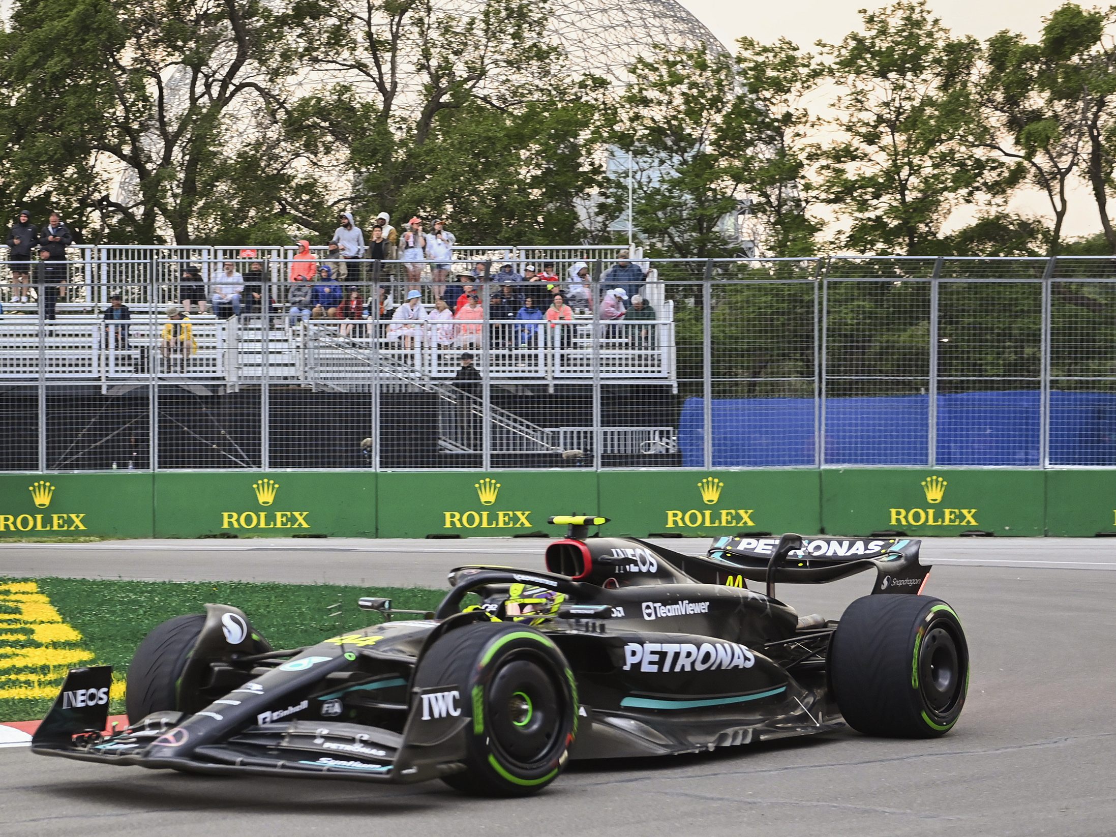 Lewis Hamilton geht mit Trainings-Bestzeit in die Qualifikation. Lewis Hamilton geht mit Trainings-Bestzeit in die Qualifikation.