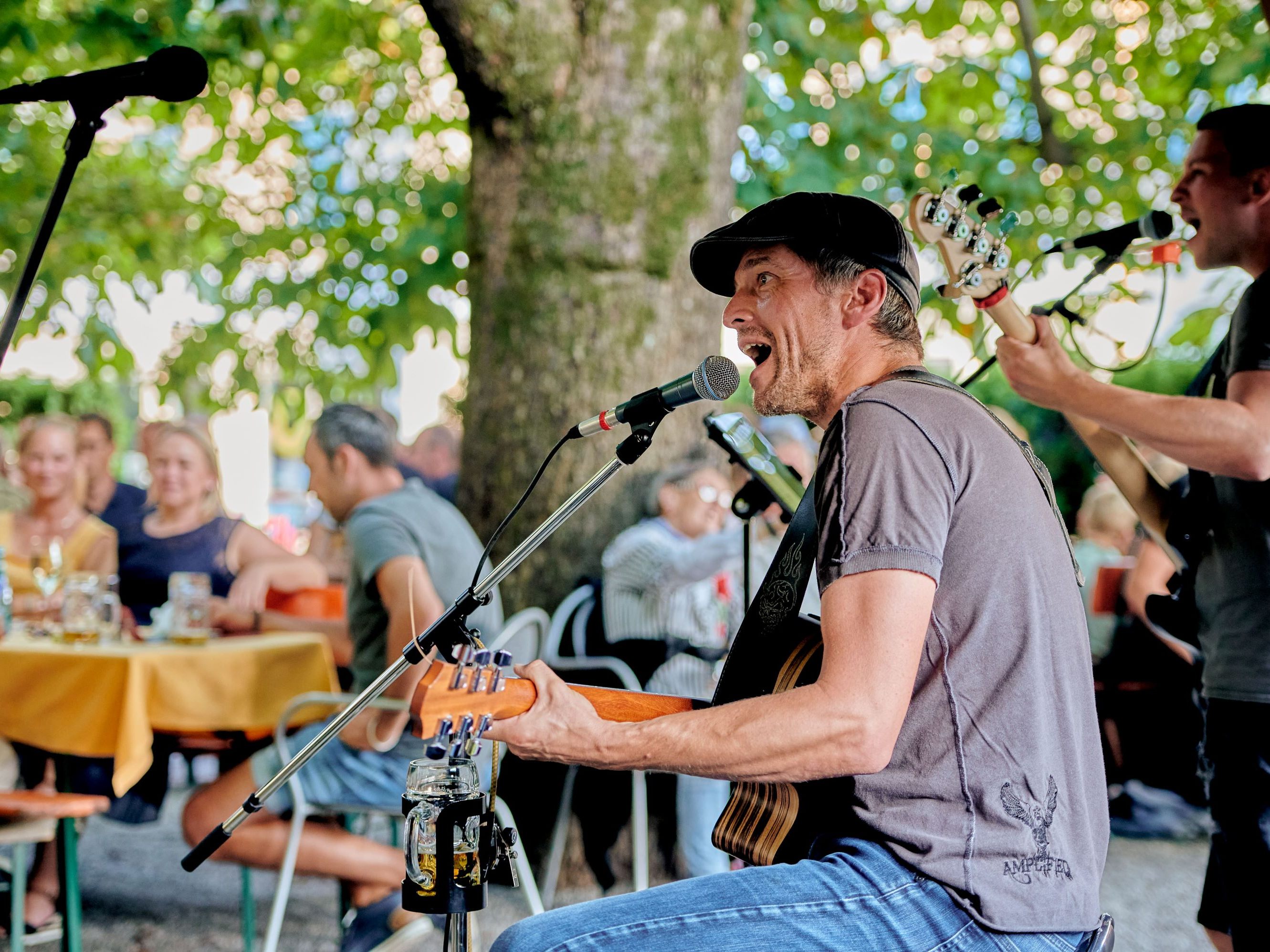 Über 50 Veranstaltungen hat der Rankweiler Sommer heuer zu bieten  (im Bild: Gastgartensommer - Musik und Kulinarik bei Rankweiler Wirten)