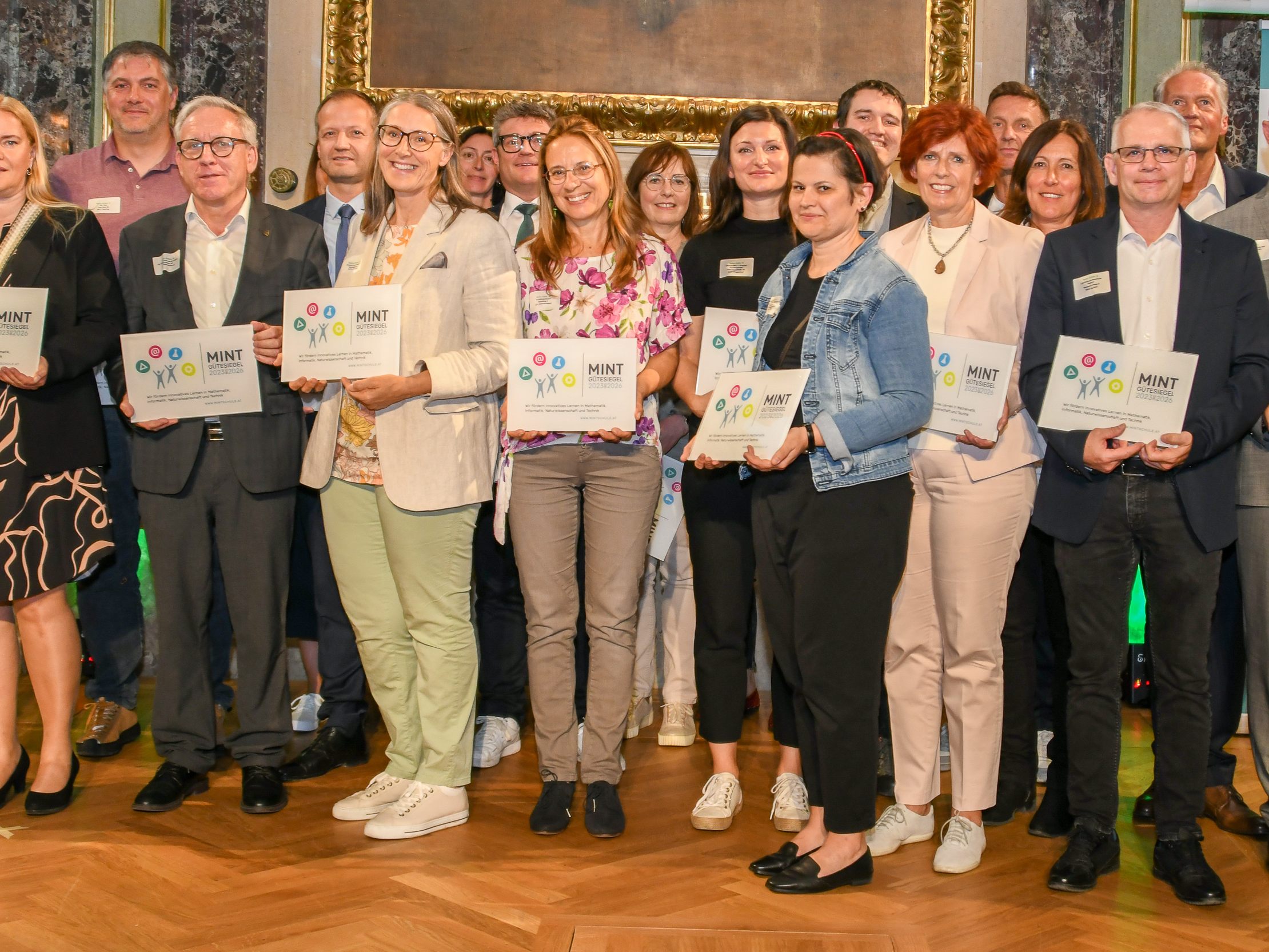 Das Team der HTL Dornbirn freute sich über die Auszeichnung als MINT-Schule.