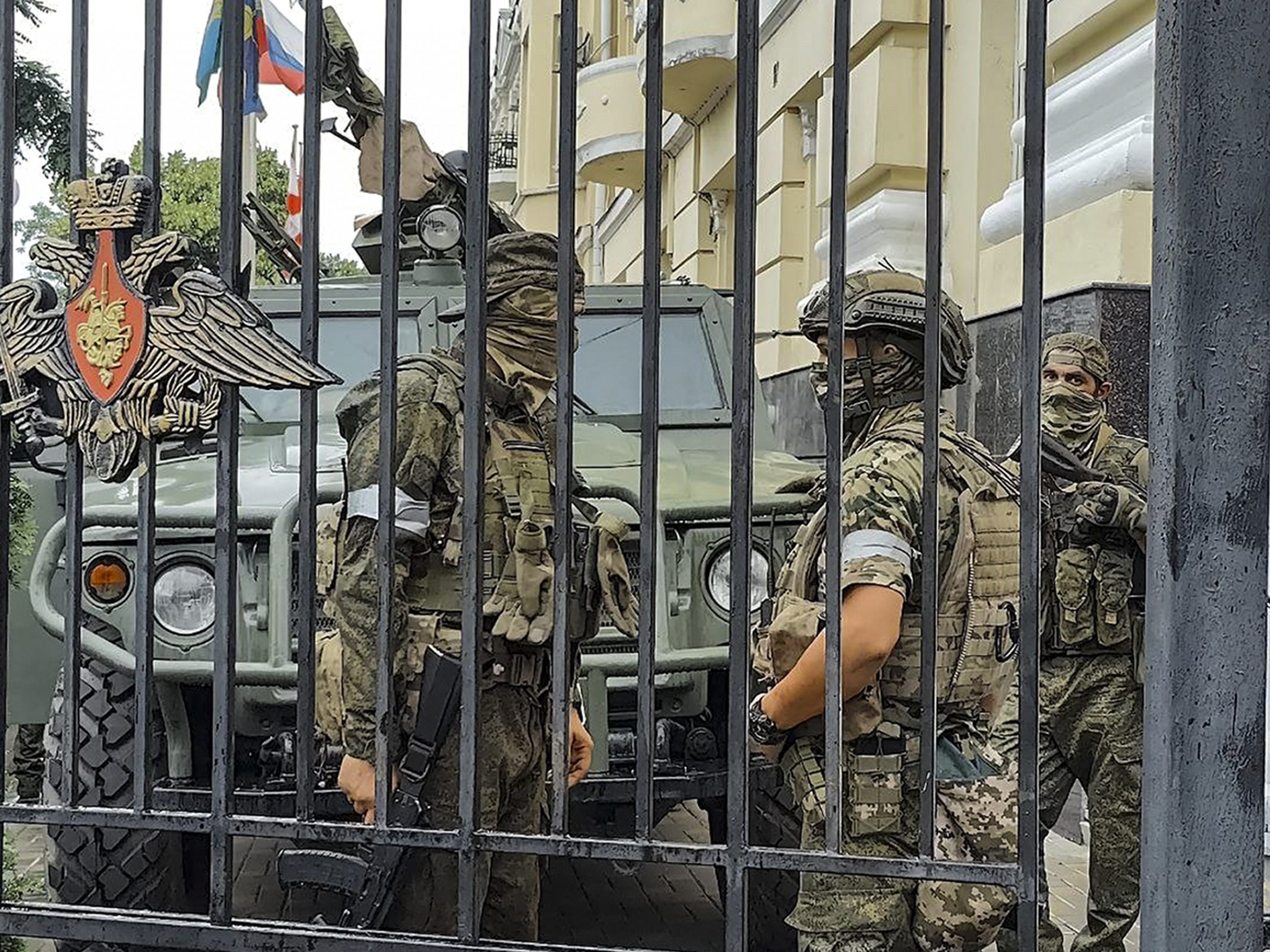 Moskau bereitet sich auf eine militärische Auseinandersetzung mit Prigoschins Wagner-Söldner vor. Moskau bereitet sich auf eine militärische Auseinandersetzung mit Prigoschins Wagner-Söldner vor.