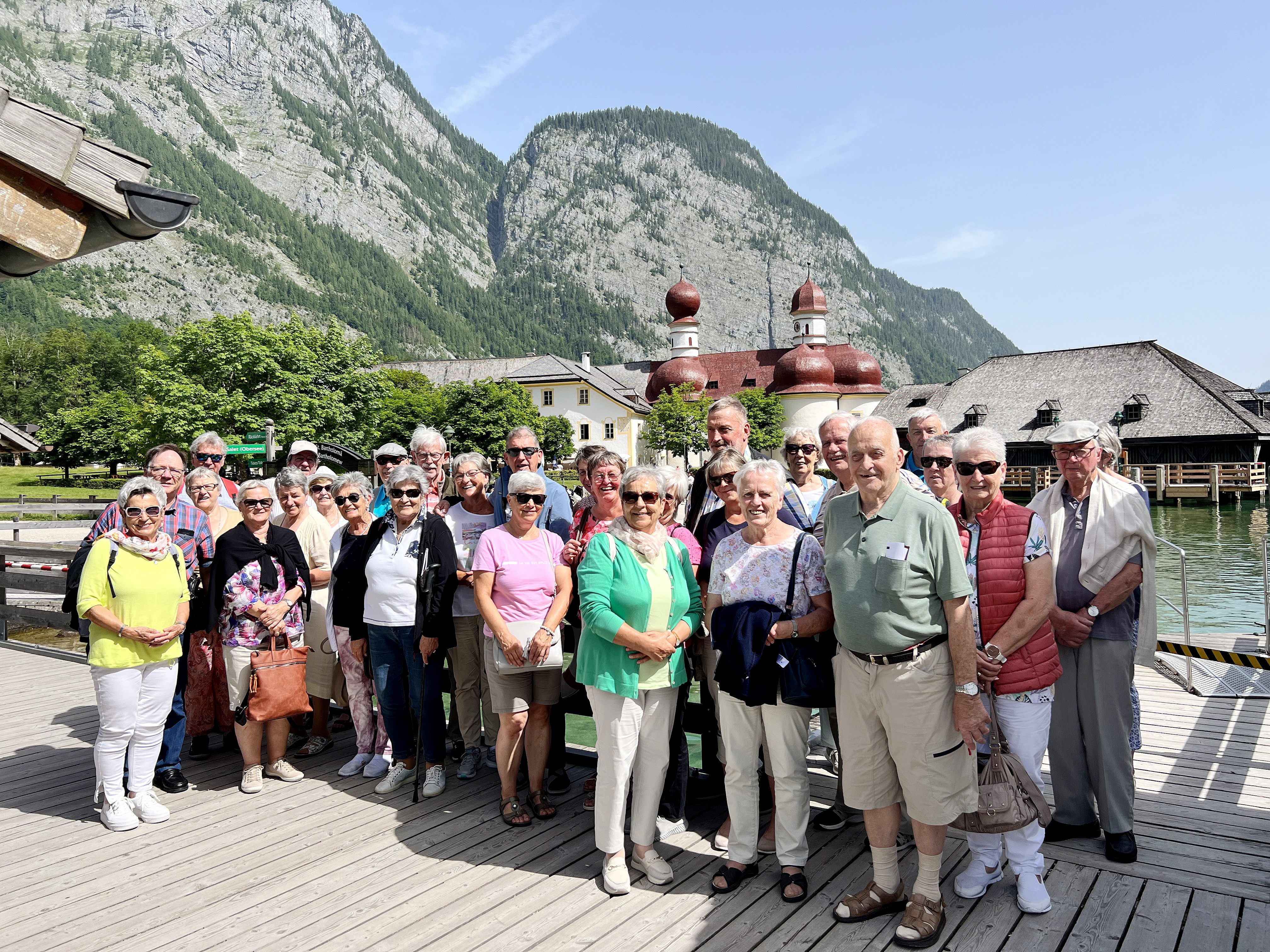 Beste Stimmung herrschte bei der Fahrt zur Gnadenmutter von Mariazell und hier bei der Schiffsfahrt auf dem Königssee Beste Stimmung herrschte bei der Fahrt zur Gnadenmutter von Mariazell und hier bei der Schiffsfahrt auf dem Königssee
