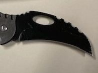 Mit einem Messer wurden die Jugendlichen bei dem Raub bedroht. Mit einem Messer wurden die Jugendlichen bei dem Raub bedroht.