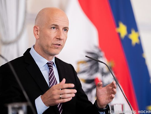 Kocher: Einzelne Branchen könnten sich für weniger Stunden entscheiden