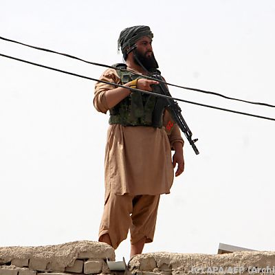 Taliban lassen Musikinstrumente verbrennen