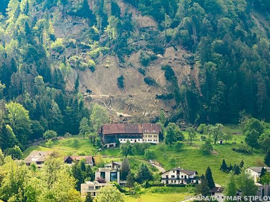 Ende April hatte der Hangrutsch seinen Ausgang genommen Ende April hatte der Hangrutsch seinen Ausgang genommen