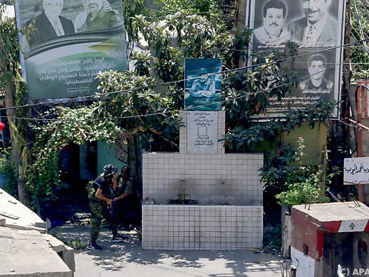 Fatah-Kämpfer nahe des Ain al-Helweh-Camps in Sidon