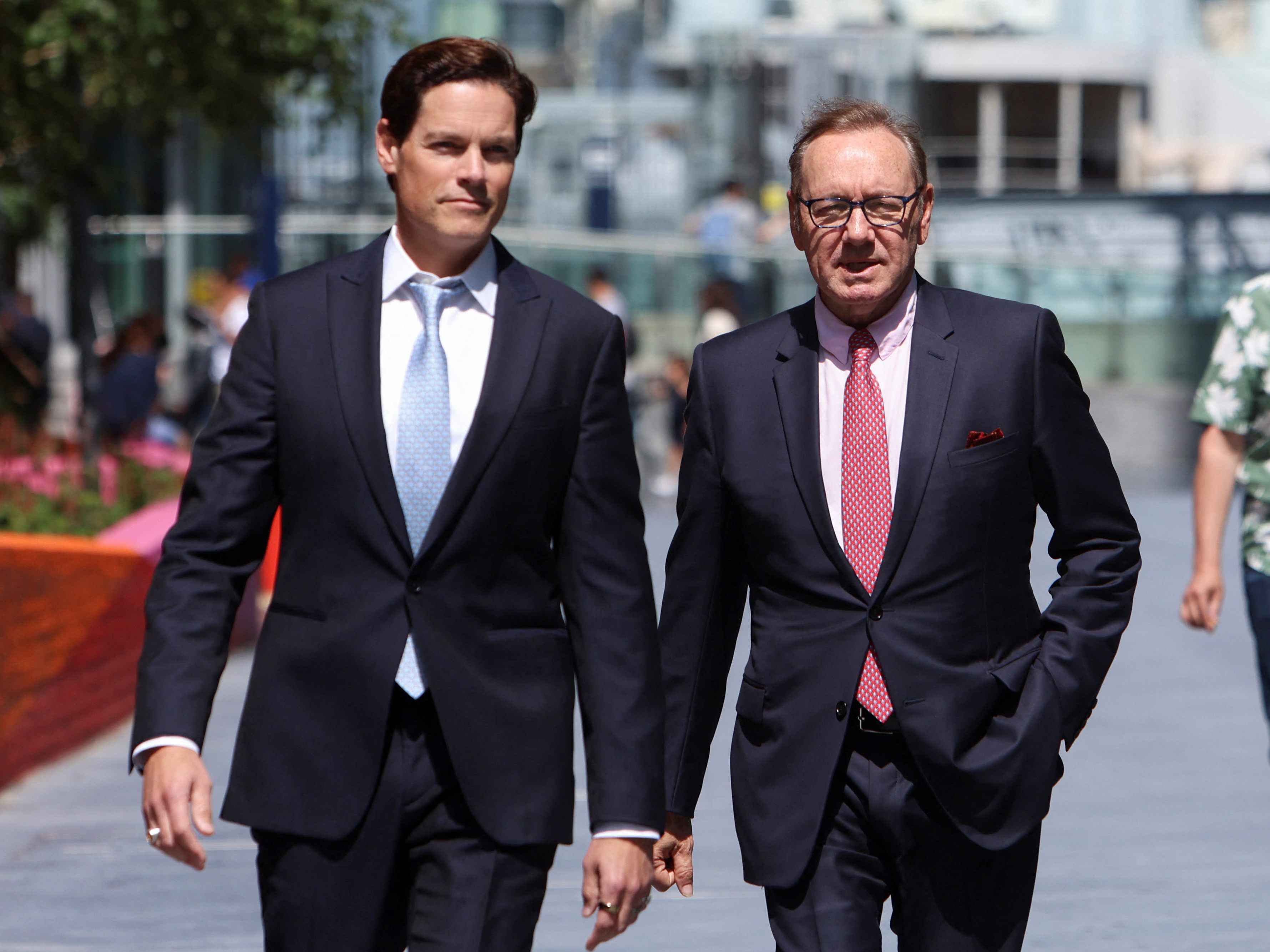 Von den Vorwürfen sexueller Übergriffe wurde US-Schauspieler Kevin Spacey in London freigesprochen. Von den Vorwürfen sexueller Übergriffe wurde US-Schauspieler Kevin Spacey in London freigesprochen.