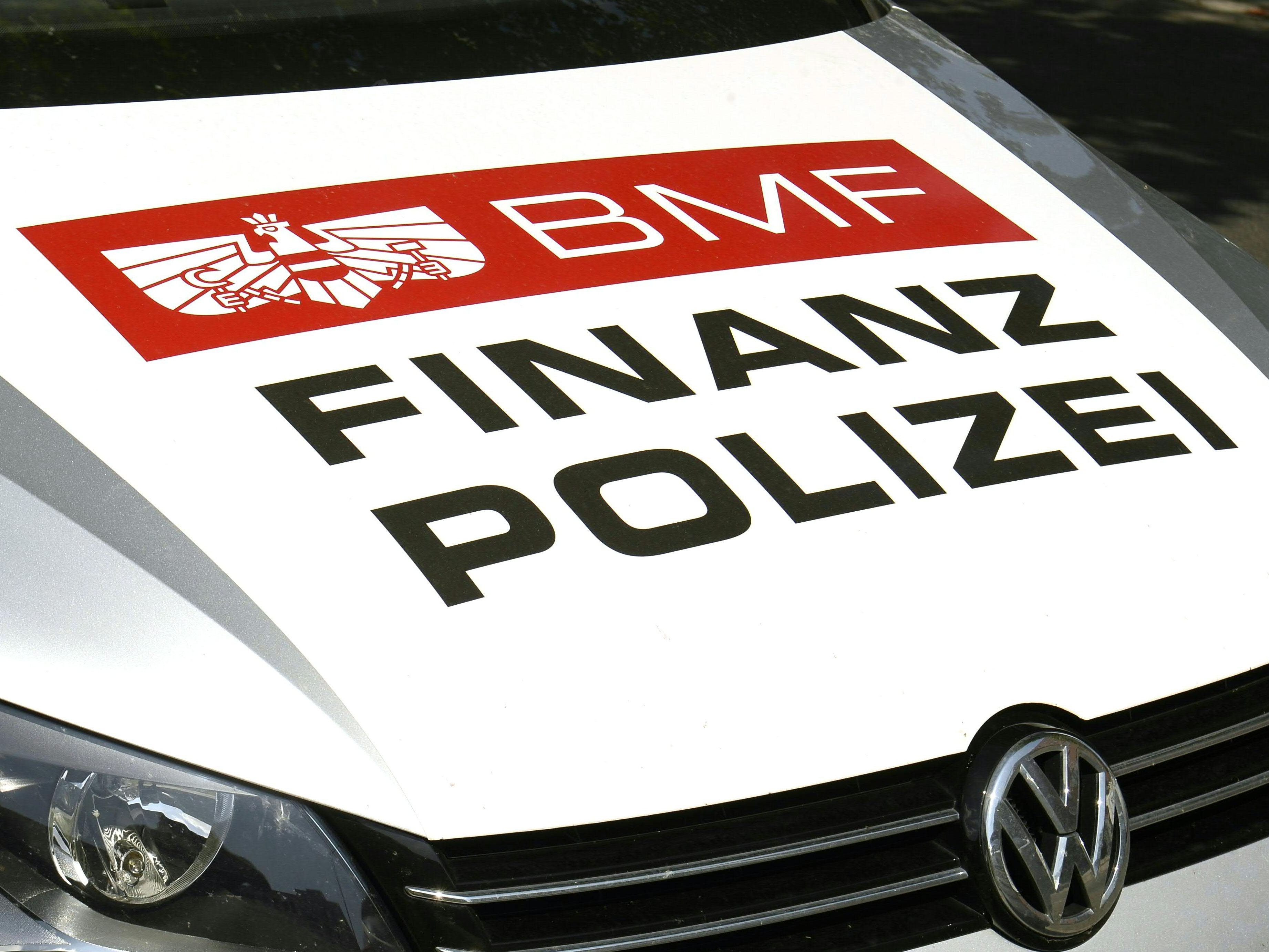 Auch die Finanzpolizei unterstützte die Europol-Schwerpunktaktion. Auch die Finanzpolizei unterstützte die Europol-Schwerpunktaktion.