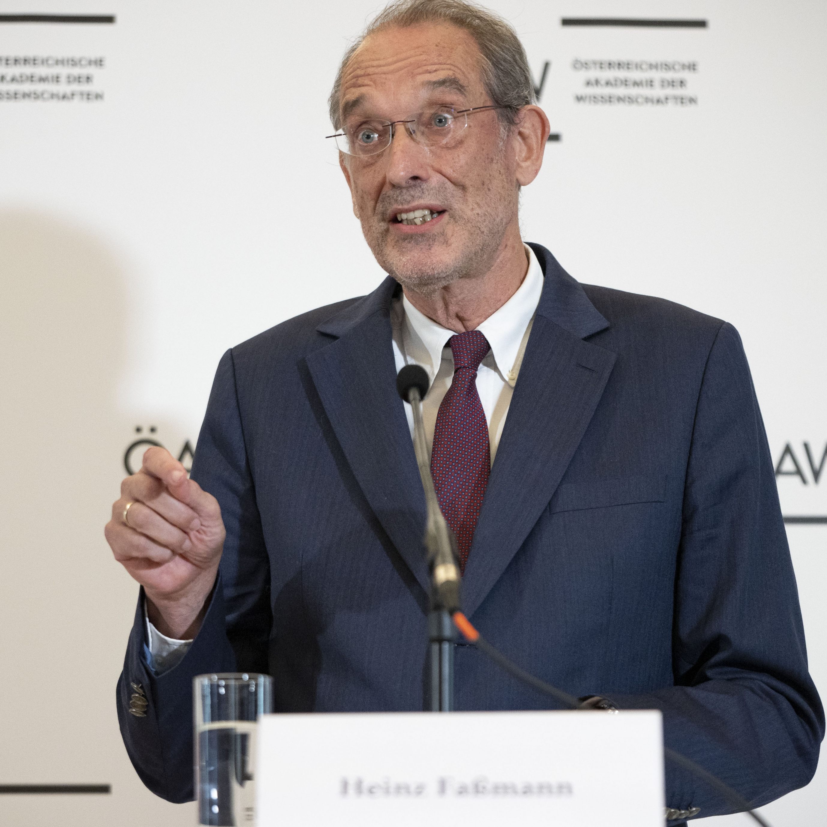 Für die Forschung wird mehr Geld gefordert.