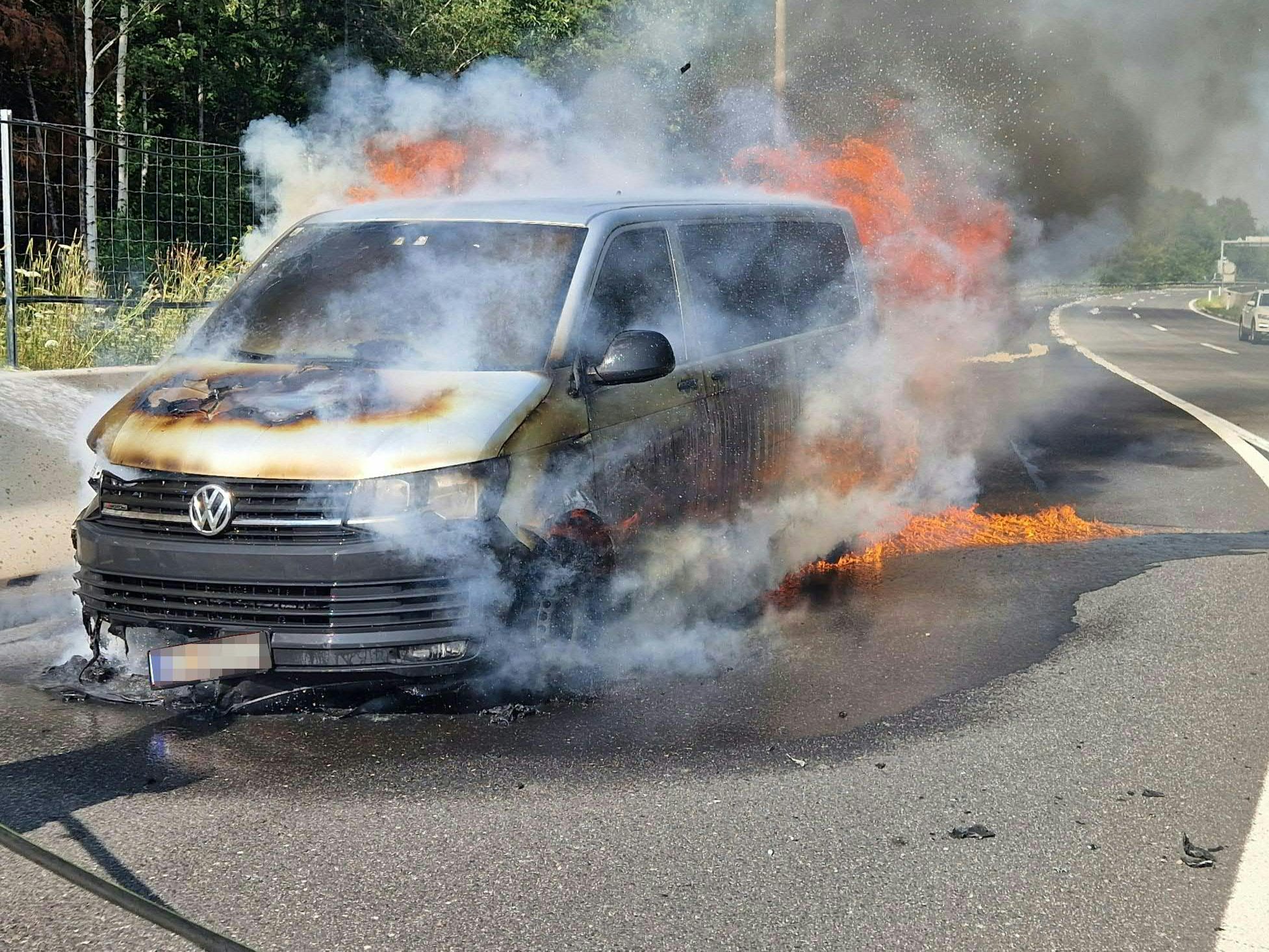 In Niederösterreich kam es binnen kurzer Zeit zu zwei Auto-Bränden. In Niederösterreich kam es binnen kurzer Zeit zu zwei Auto-Bränden.