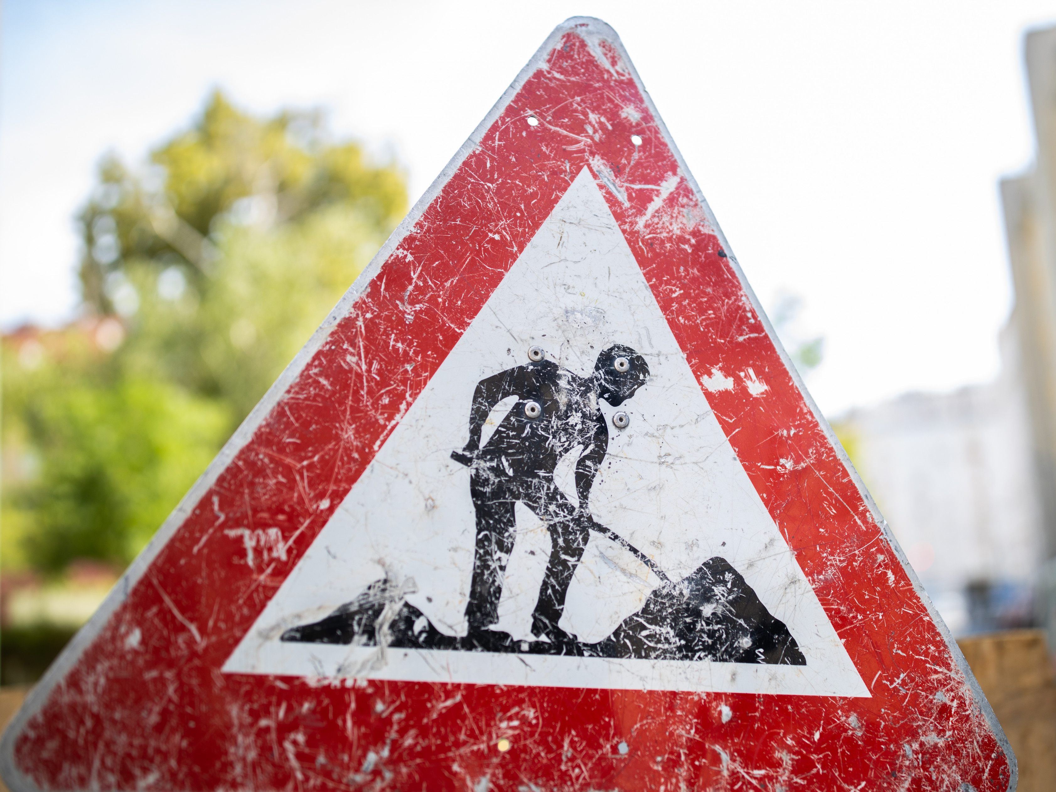 Am 1. August 2023 starten die Arbeiten zur Fahrbahnsanierung am Kreuzungsplateau Vordere Zollamtsstraße/Landstraßer Hauptstraße in Wien-Landstraße. Am 1. August 2023 starten die Arbeiten zur Fahrbahnsanierung am Kreuzungsplateau Vordere Zollamtsstraße/Landstraßer Hauptstraße in Wien-Landstraße.