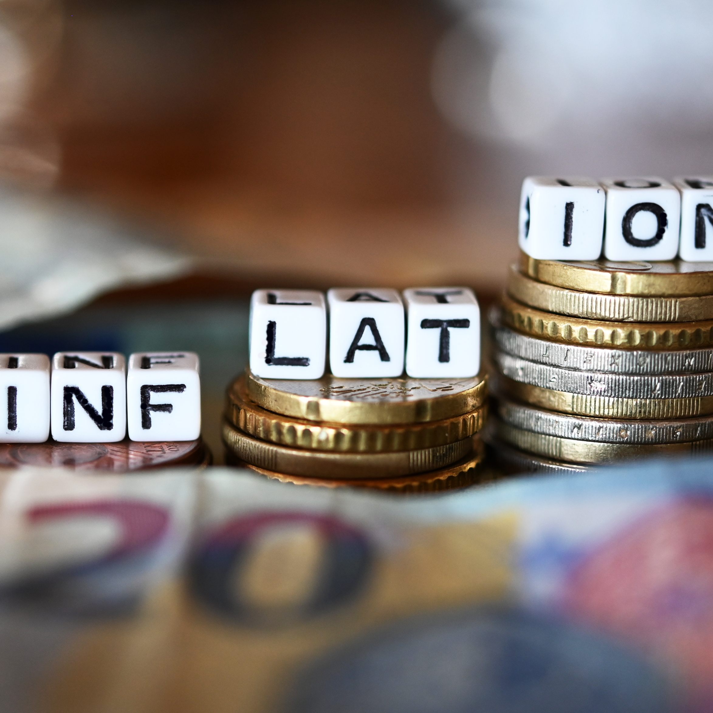 Haushaltseinkommen halten mit der Inflation nicht mit.