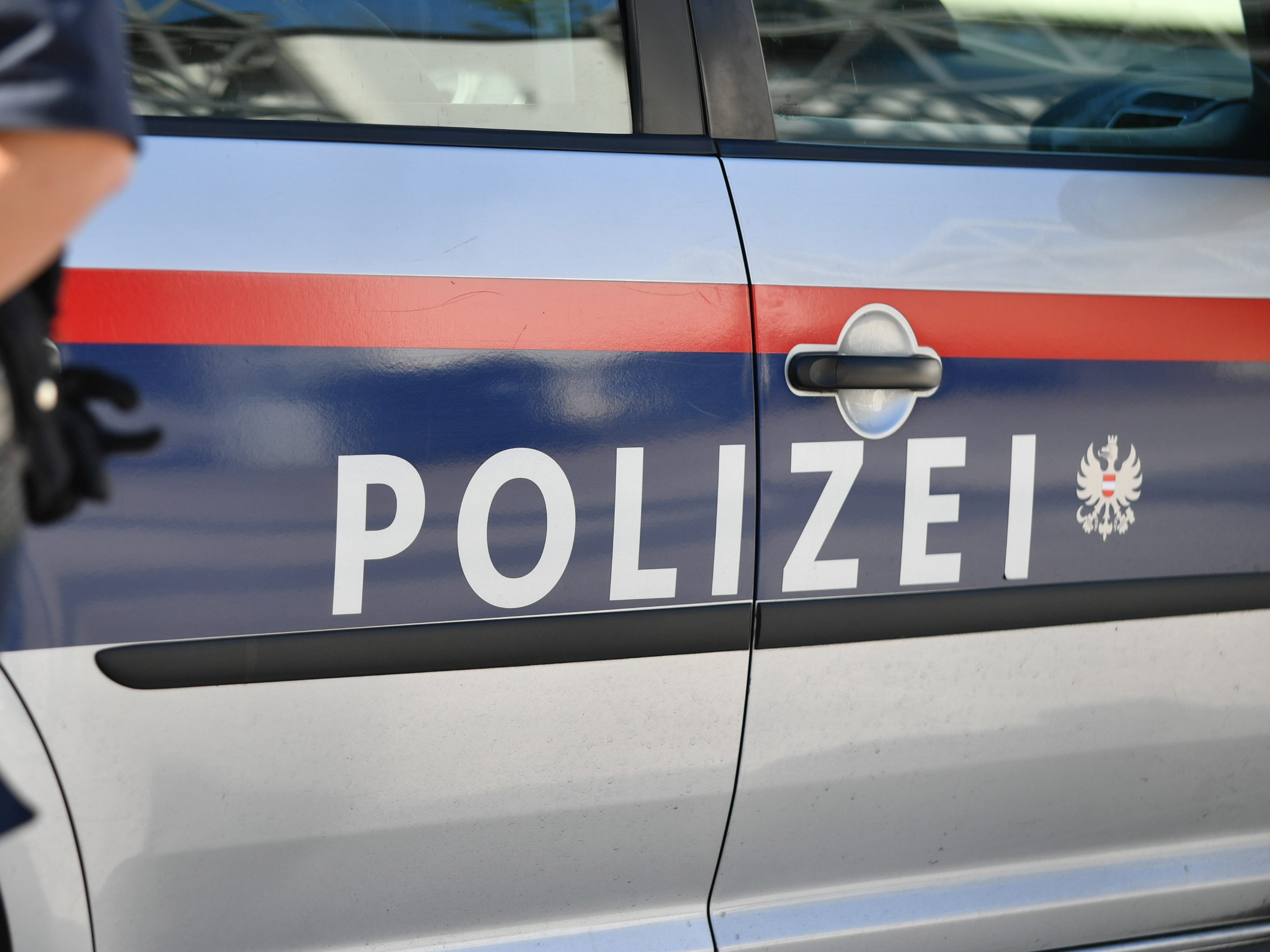 Ein Mann bedrohte in Wien-Liesing seine Ex-Freundin. Ein Mann bedrohte in Wien-Liesing seine Ex-Freundin.