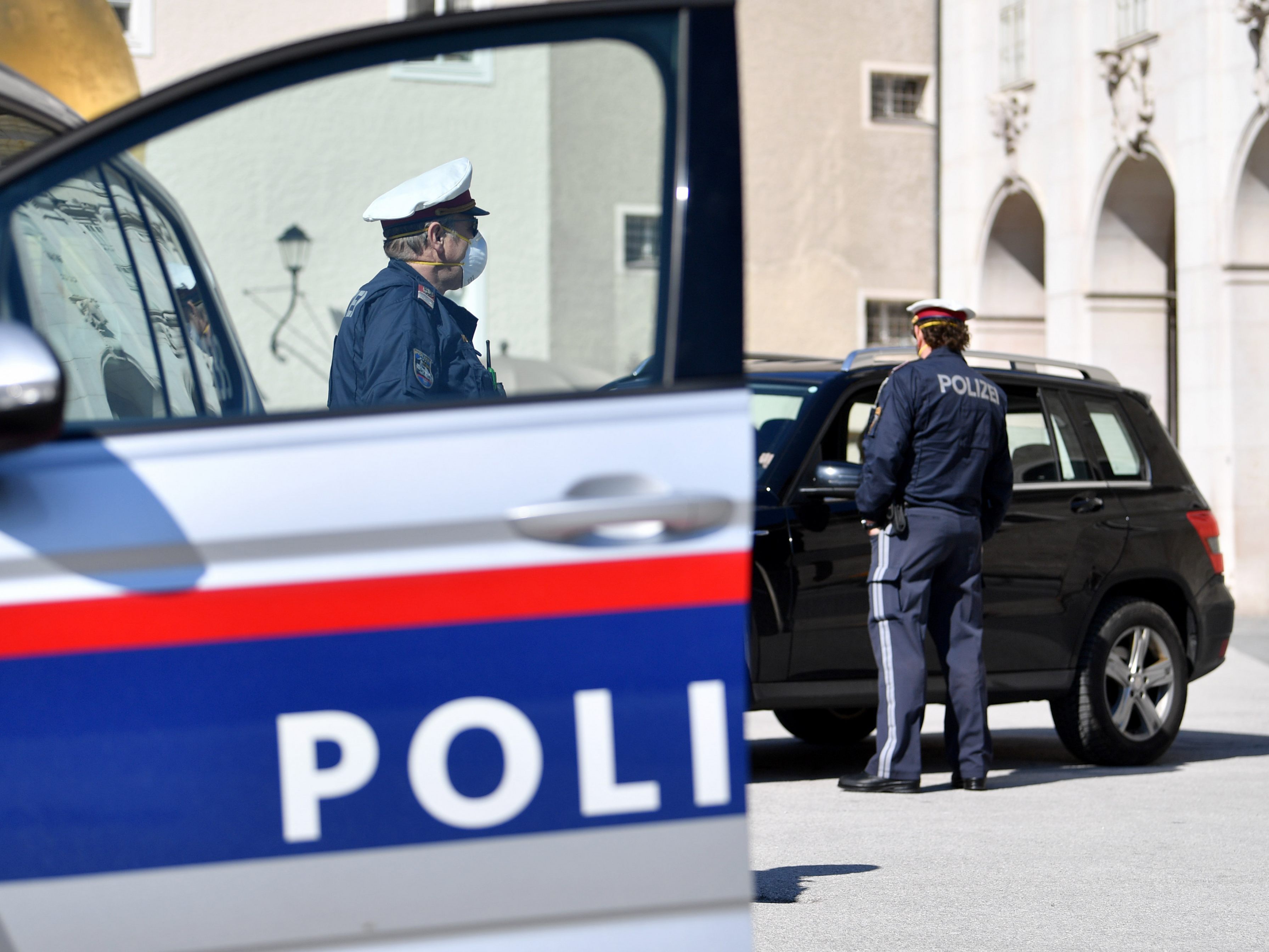 Die Polizei nahm zwei Drogendealer in Wien-Favoriten fest. Die Polizei nahm zwei Drogendealer in Wien-Favoriten fest.