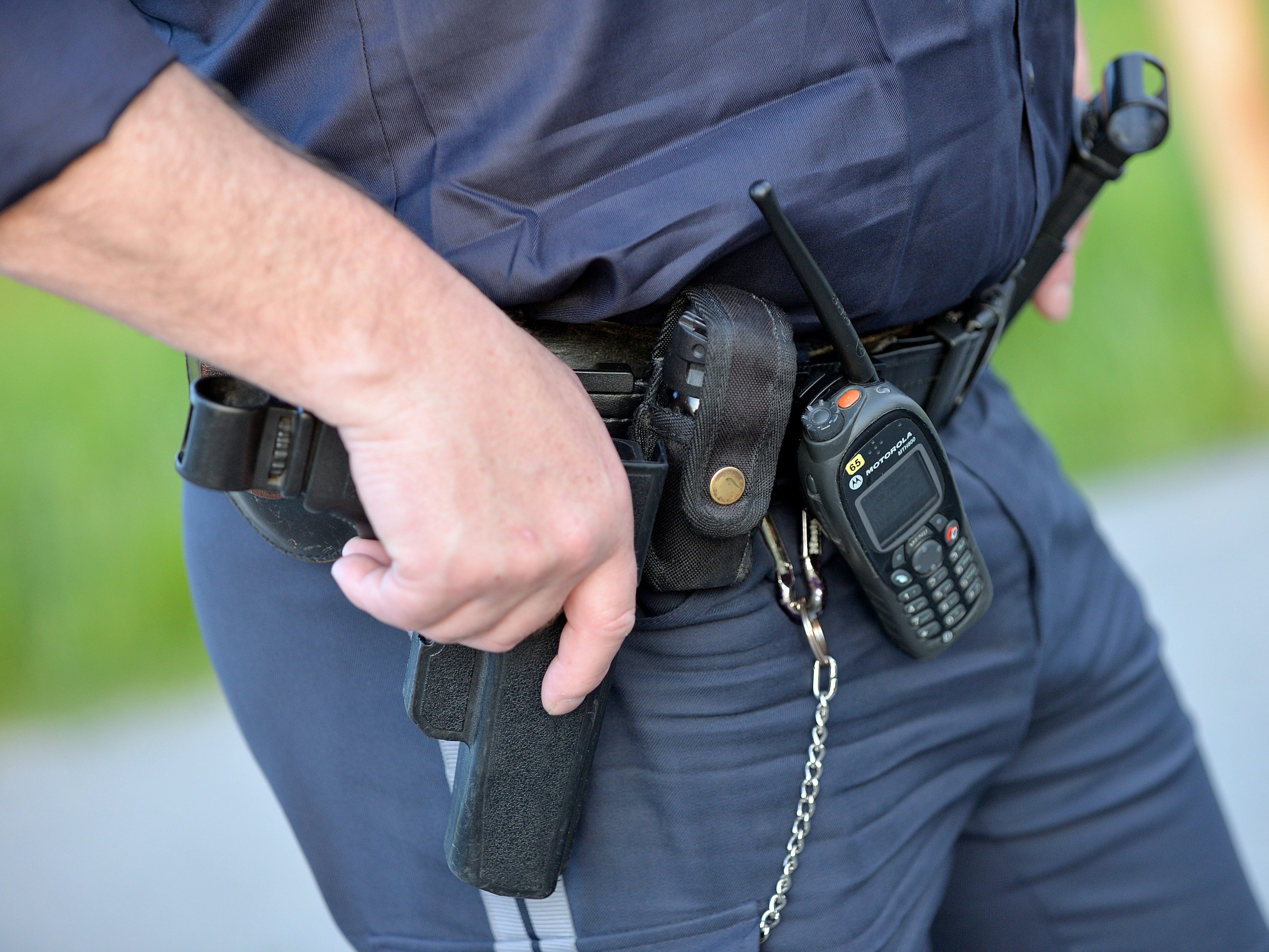 Die Polizei schnappte zwei mutmaßliche Drogendealer. Die Polizei schnappte zwei mutmaßliche Drogendealer.