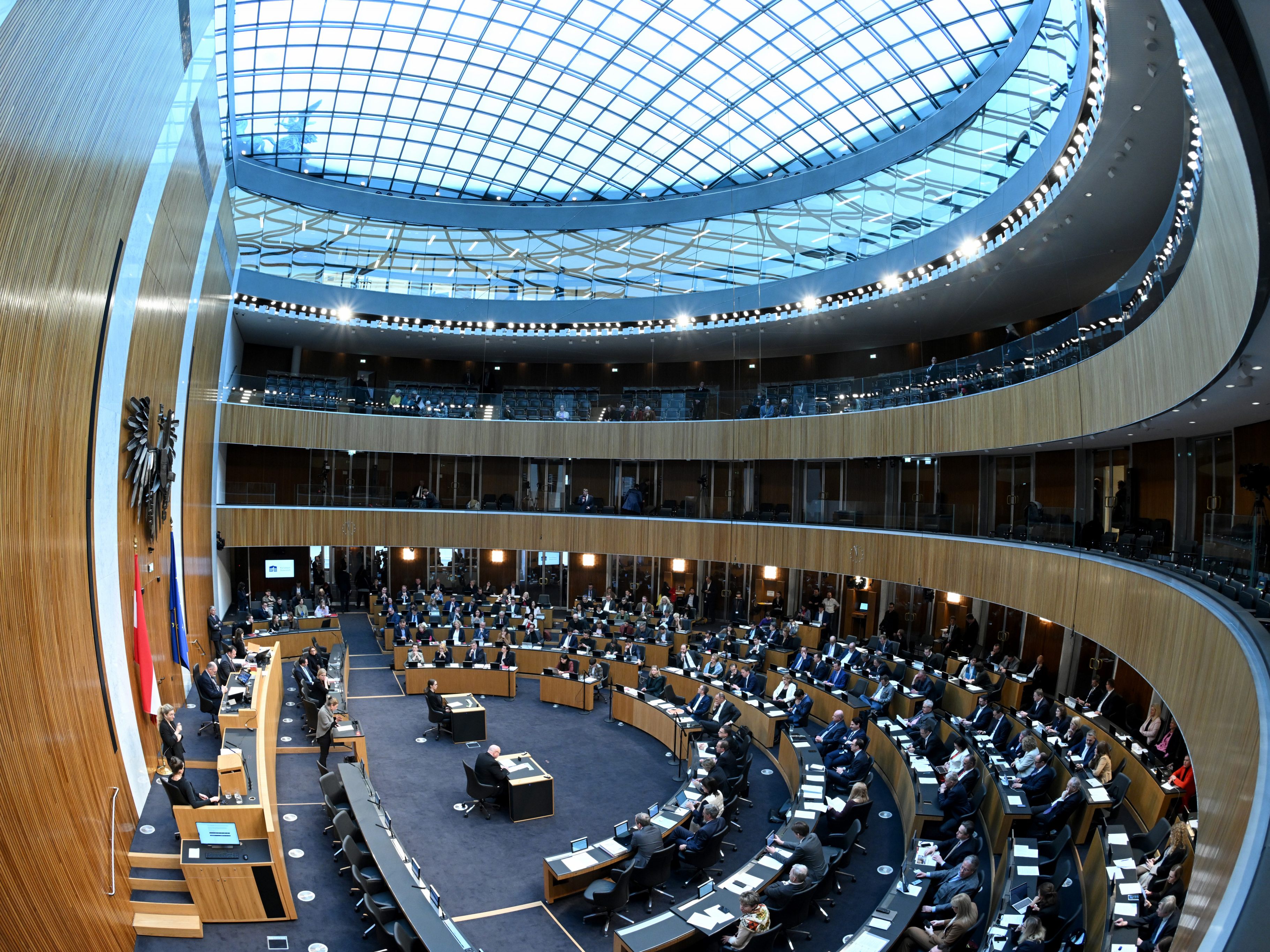 Rund 40 Beschlüsse von der ORF-Reform bis zum Raserpaket stehen auf dem Plan.