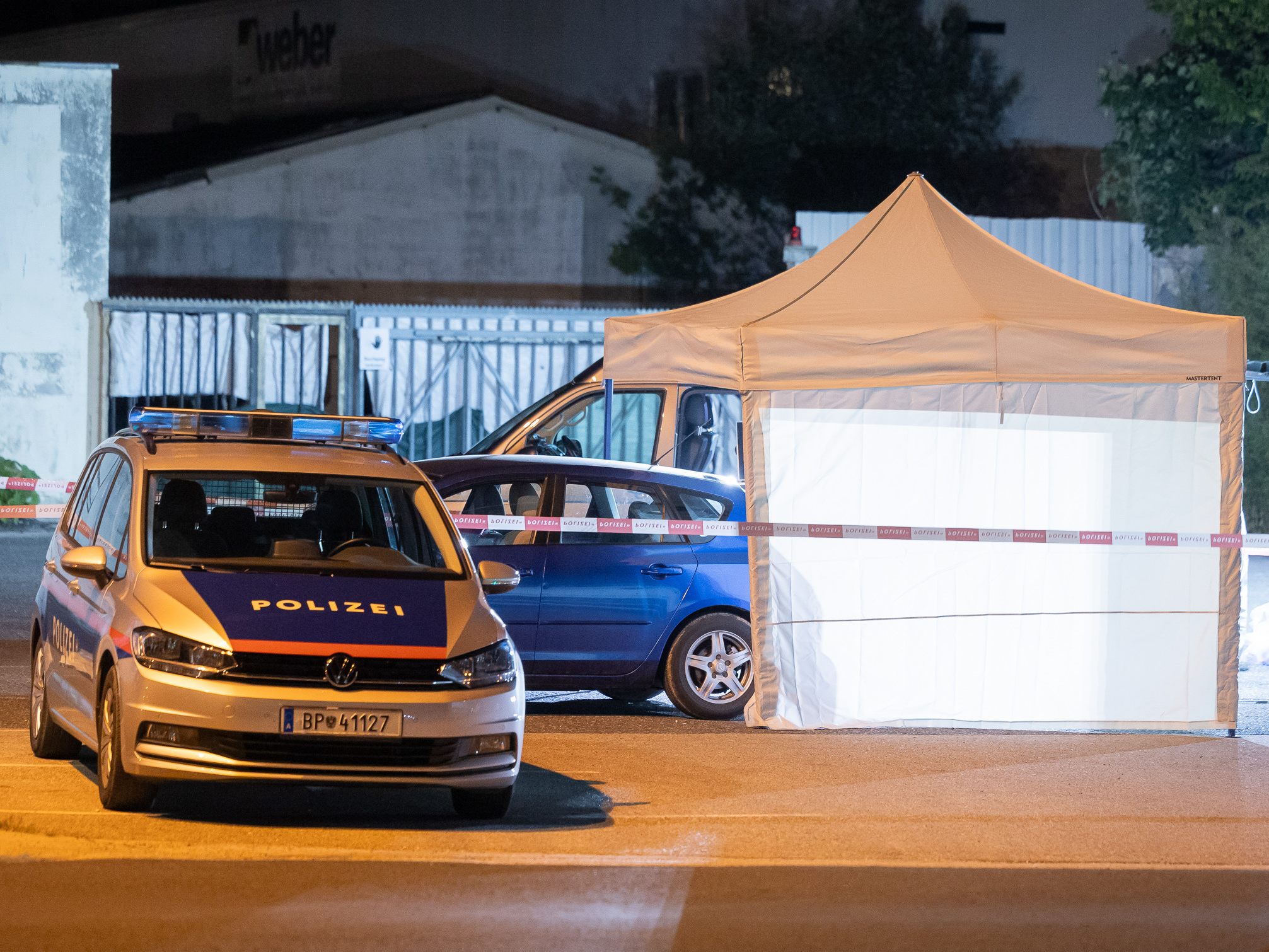 Im Kofferraum des Autos wurde die tote Frau des Coronaleugners gefunden. Im Kofferraum des Autos wurde die tote Frau des Coronaleugners gefunden.