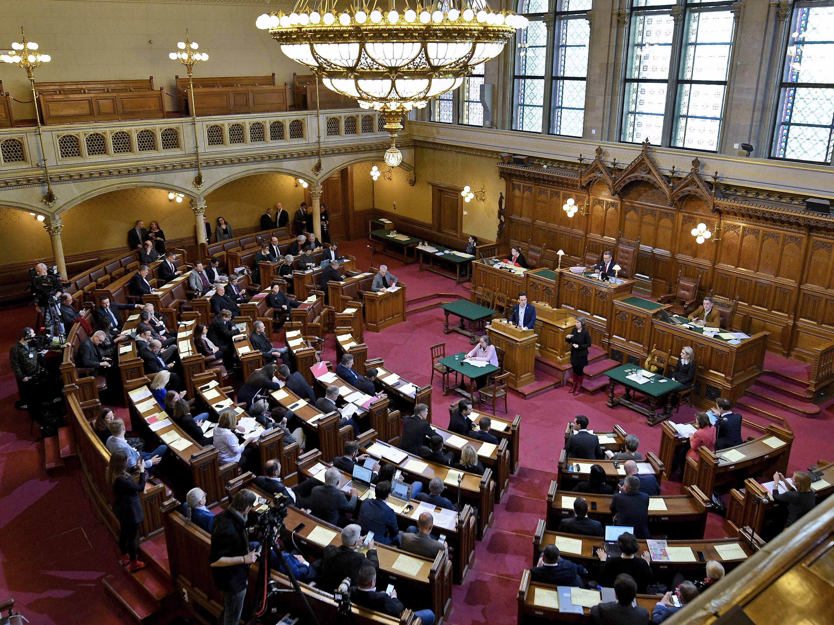 Die Wiener ÖVP will einen Sonderlandtag zum Thema gegen Gebührenerhöhung einberufen. Die Wiener ÖVP will einen Sonderlandtag zum Thema gegen Gebührenerhöhung einberufen.