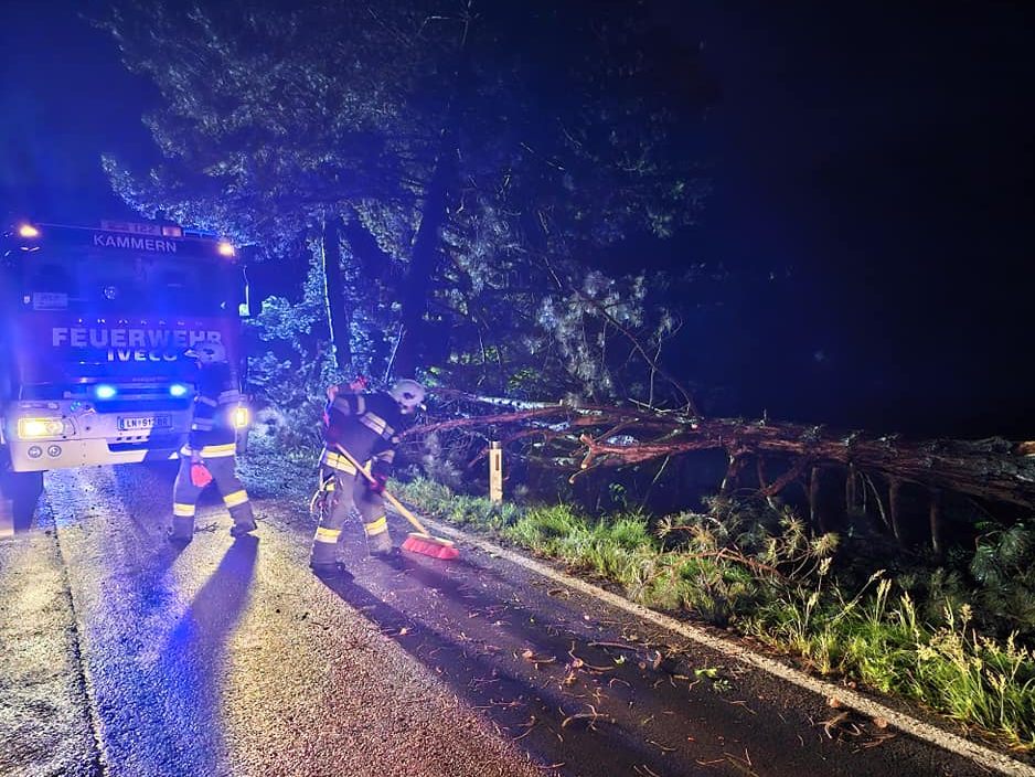 In der Nacht auf Donnerstag zogen Unwetter über das Burgenland und die Steiermark. In der Nacht auf Donnerstag zogen Unwetter über das Burgenland und die Steiermark.