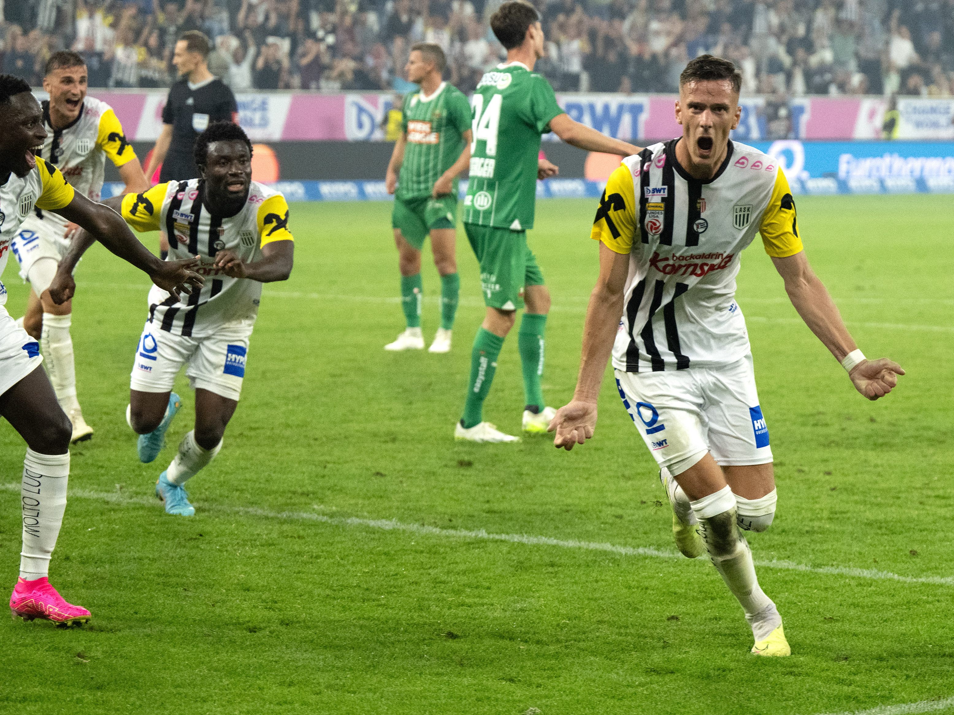 Der LASK-Ausgleich gegen Rapid ging auf das Konto von Felix Luckeneder. Der LASK-Ausgleich gegen Rapid ging auf das Konto von Felix Luckeneder.