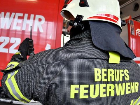 Auf der Wiener Südosttangente find ein Reisebus an zu brennen. Auf der Wiener Südosttangente find ein Reisebus an zu brennen.