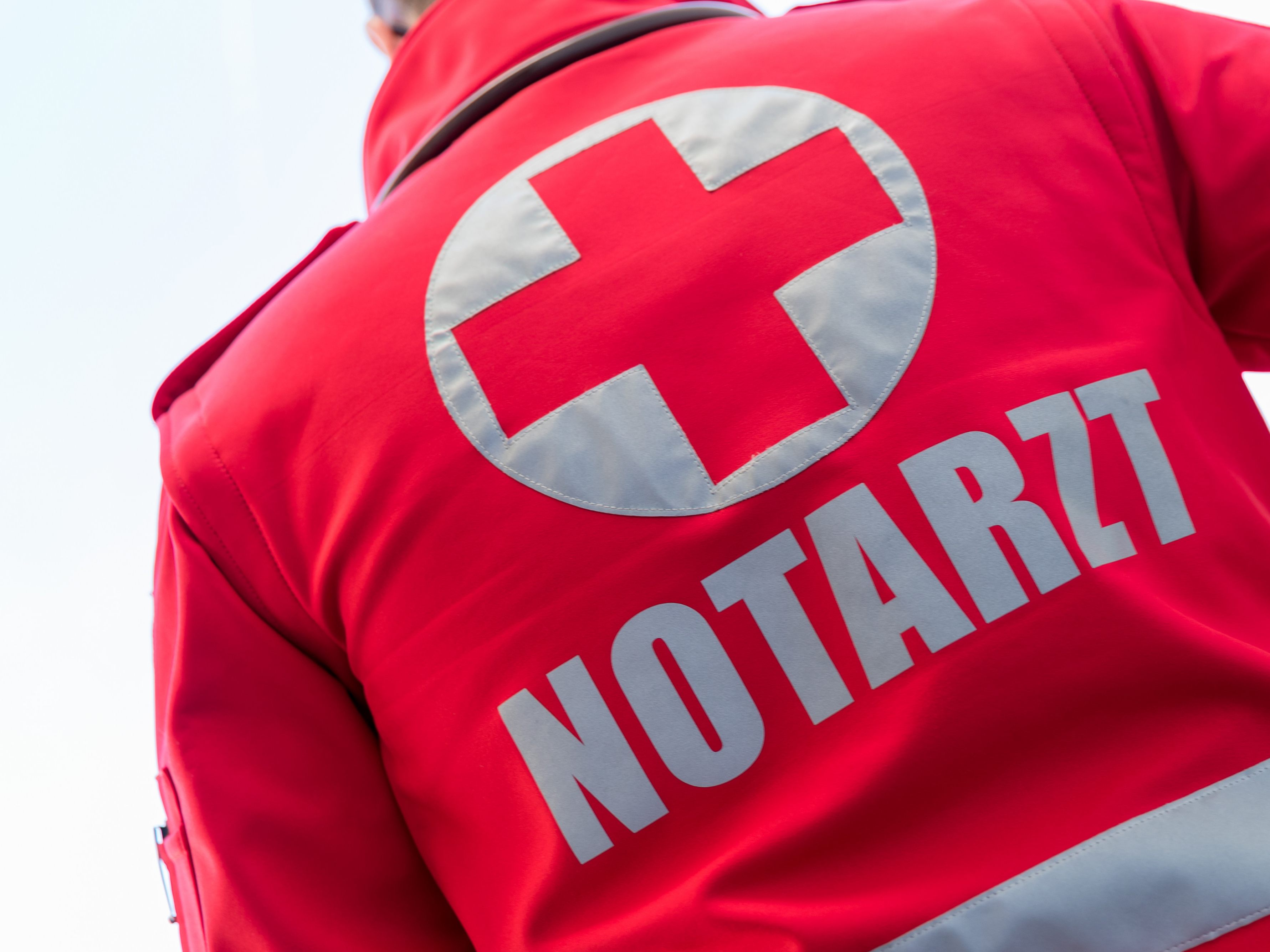 Bei einem Motorradunfall in Salzburg ist eine Frau gestorben.