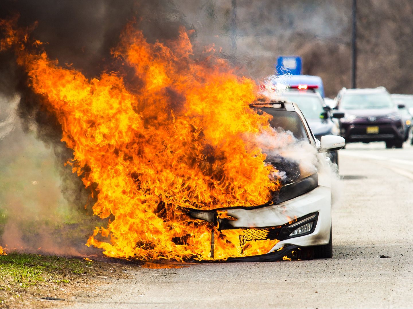 Drei Gründe sind meist für den Brand eines E-Autos verantwortlich.