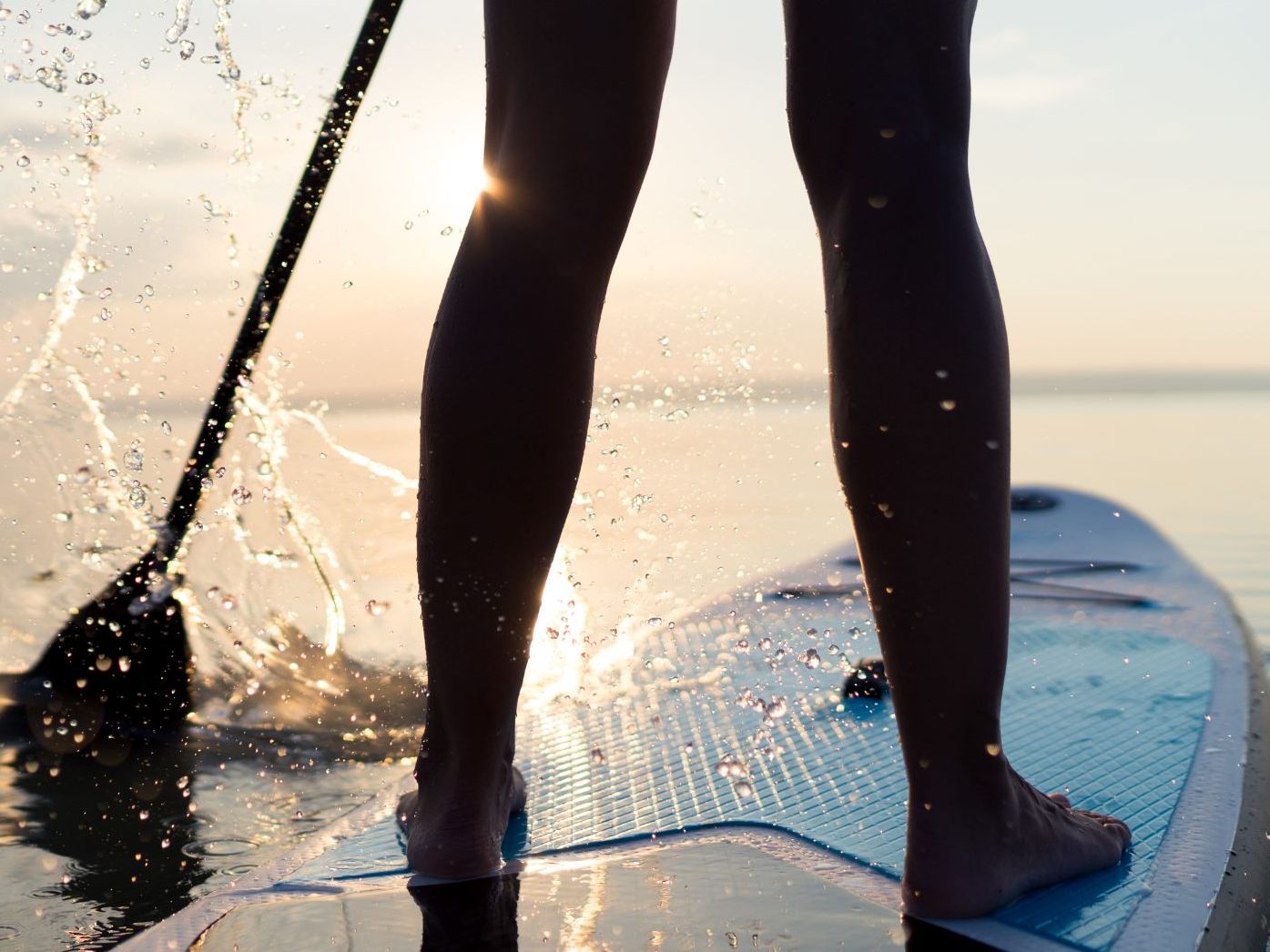 Eine Frau rettete einen 39-Jährigen mit ihrem Stand-Up-Paddle vor dem Ertrinken. Eine Frau rettete einen 39-Jährigen mit ihrem Stand-Up-Paddle vor dem Ertrinken.