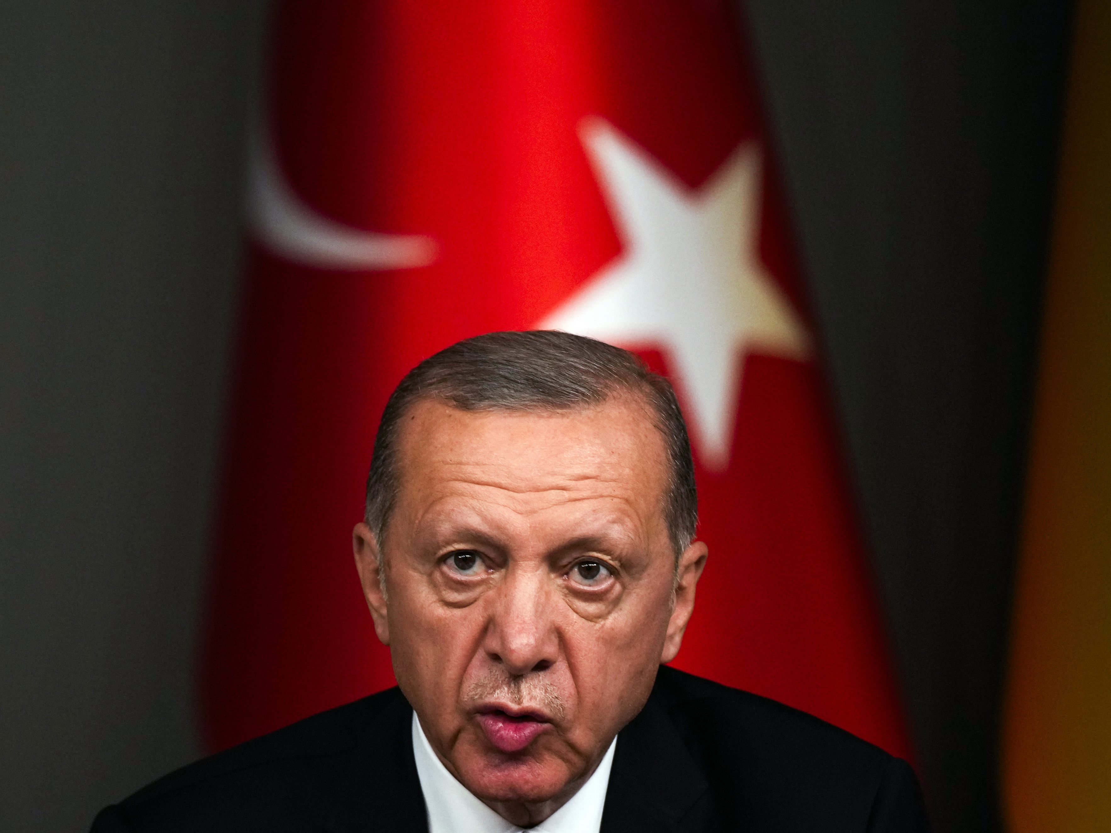 Der türkische Präsident Erdogan knüpft Schwedens NATO-Beitritt an Gespräche über die EU-Mitgliedschaft der Türkei. Der türkische Präsident Erdogan knüpft Schwedens NATO-Beitritt an Gespräche über die EU-Mitgliedschaft der Türkei.
