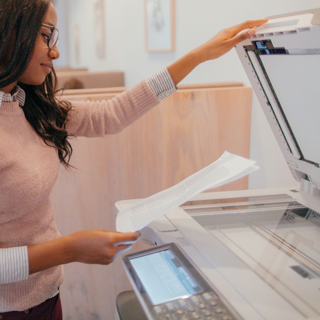Der ÖGB warnt vor schlechten Arbeitsbedingungen, die bei Praktika oder Ferienjobs teilweise geboten werden.