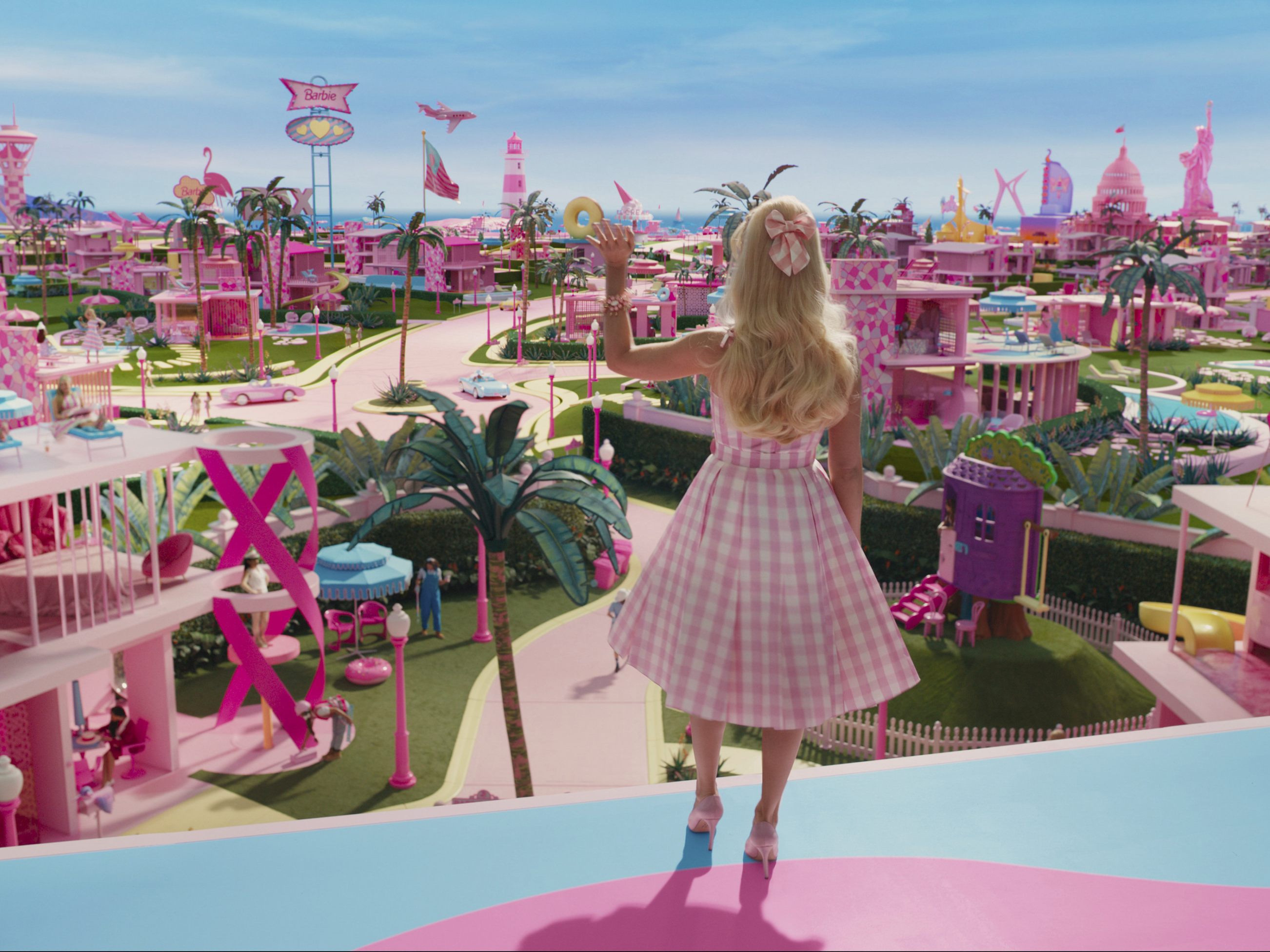 Ursprünglich war Komikerin Amy Schumer für die Rolle der "Barbie" vorgesehen, doch sie lehnte ab. Ursprünglich war Komikerin Amy Schumer für die Rolle der "Barbie" vorgesehen, doch sie lehnte ab.