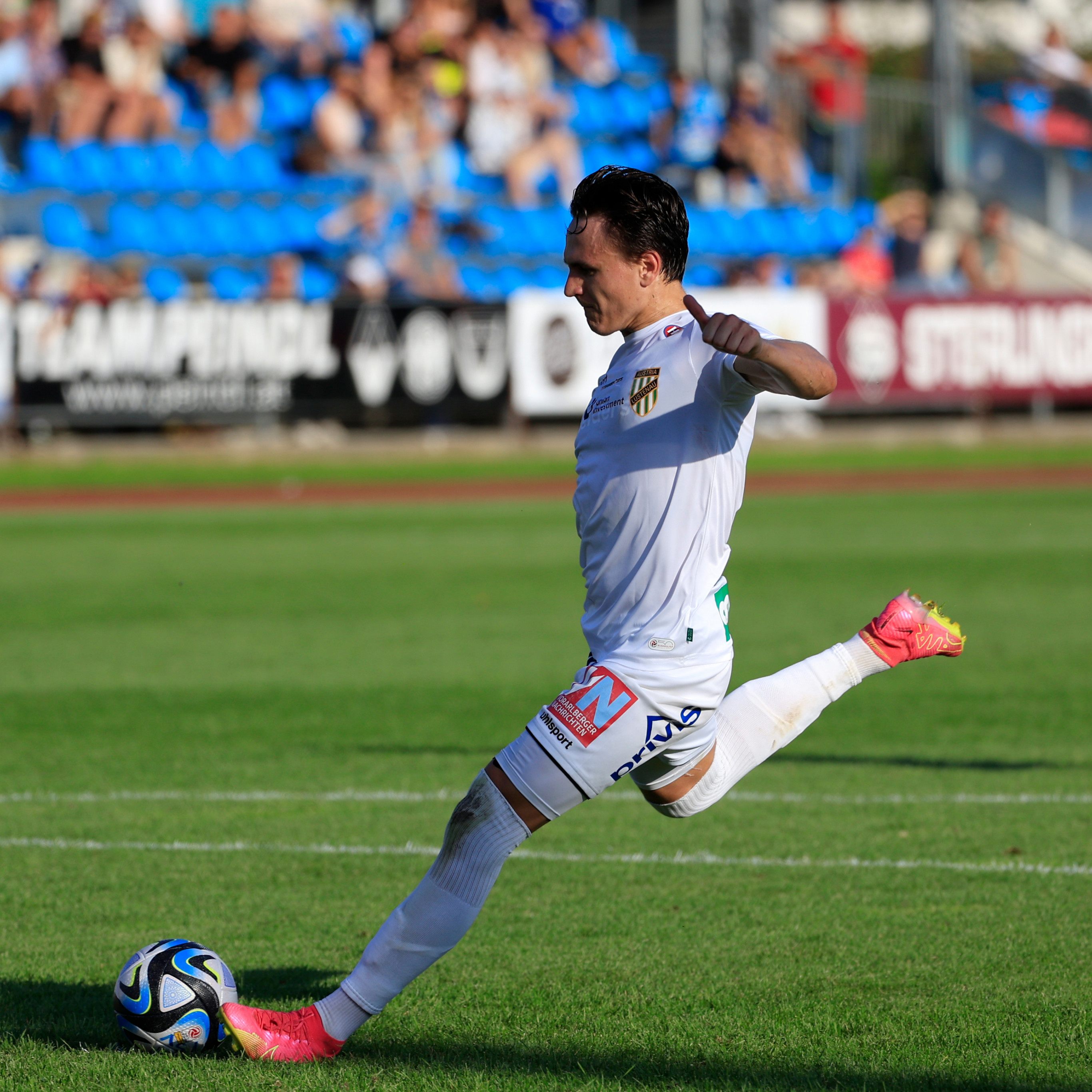 Lukas Fridrikas verwandelte den Elfmeter sicher zum 2:2.