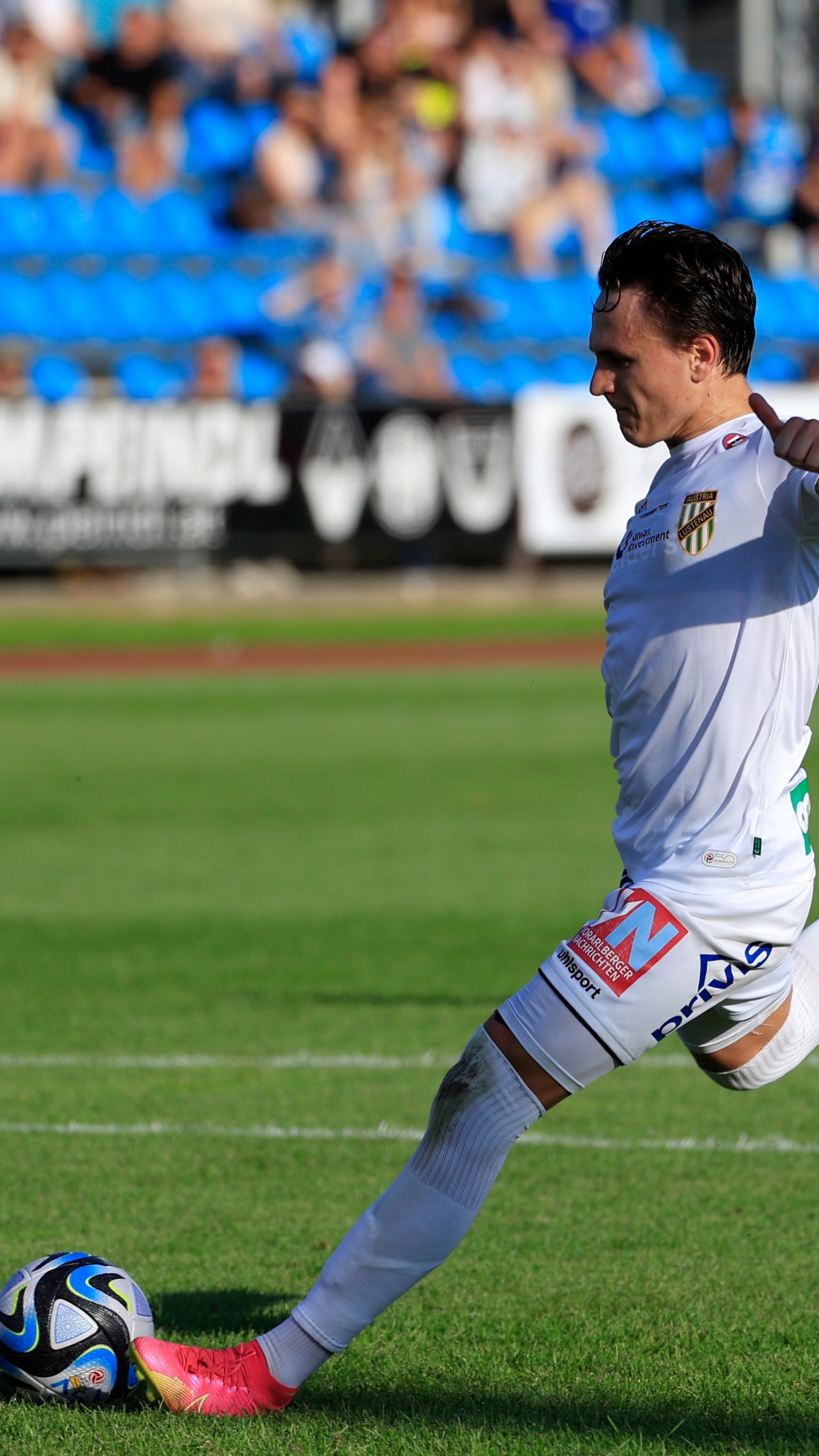 Lukas Fridrikas verwandelte den Elfmeter sicher zum 2:2.