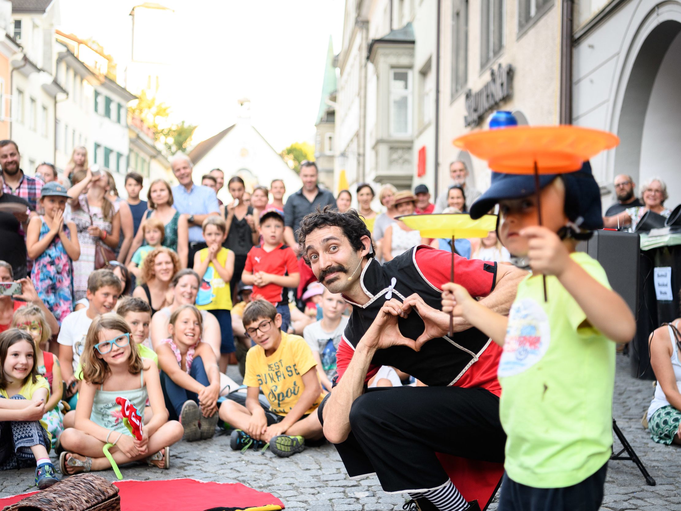 Am 28. und 29. Juli verzaubern Gaukler:innen aus aller Welt die Feldkircher Innenstadt.
