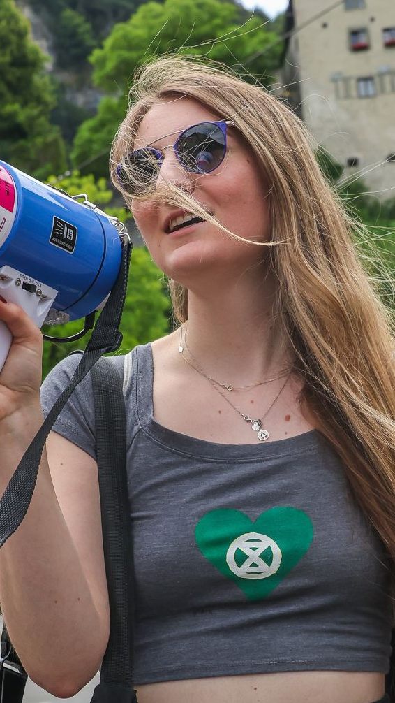 Vorerst letzte Runde im Schlagabtausch zwischen Marina Hagen-Canaval (XR) und Markus Pfefferkorn (Funkenzunft Vandans).