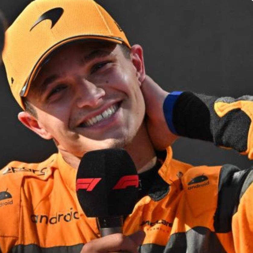 Im Eifer des Gefechts zerstörte Lando Norris unabsichtlich die teure Siegertrophäe. Max Verstappen ging mit den Überresten nach Hause.