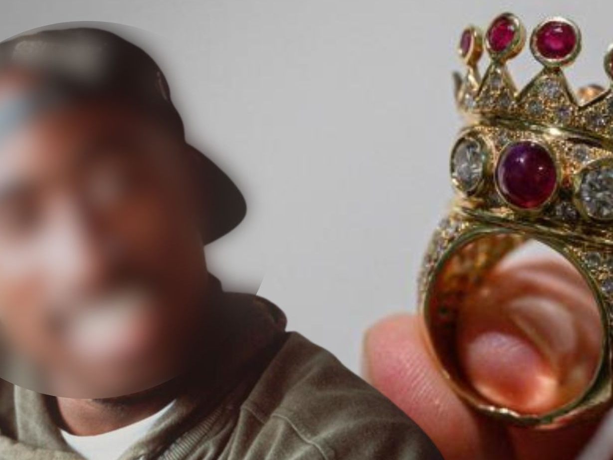 Tupac Shakurs Erbe ist wohl überaus beliebt: Ein Bieterkrieg steigerte den Preis bei der Auktion eines Rings des Musikers deutlich. Tupac Shakurs Erbe ist wohl überaus beliebt: Ein Bieterkrieg steigerte den Preis bei der Auktion eines Rings des Musikers deutlich.