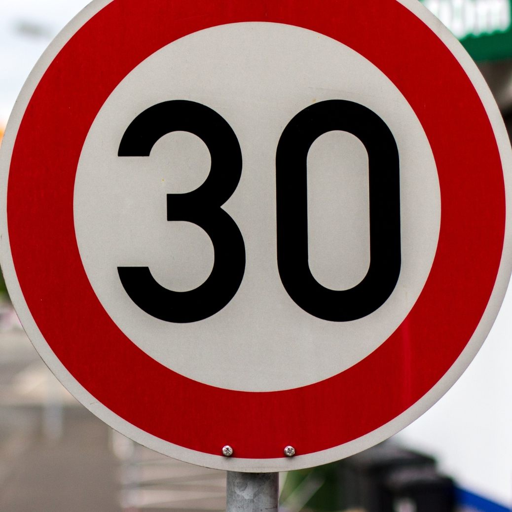 "Die Kommunen sollen und müssen nicht nur für Verkehrssicherheit, sondern auch für Lebensqualität und die Aufwertung der Ortsgebiete sorgen können", sagt VGV-Präsidentin Andrea Kaufmann.