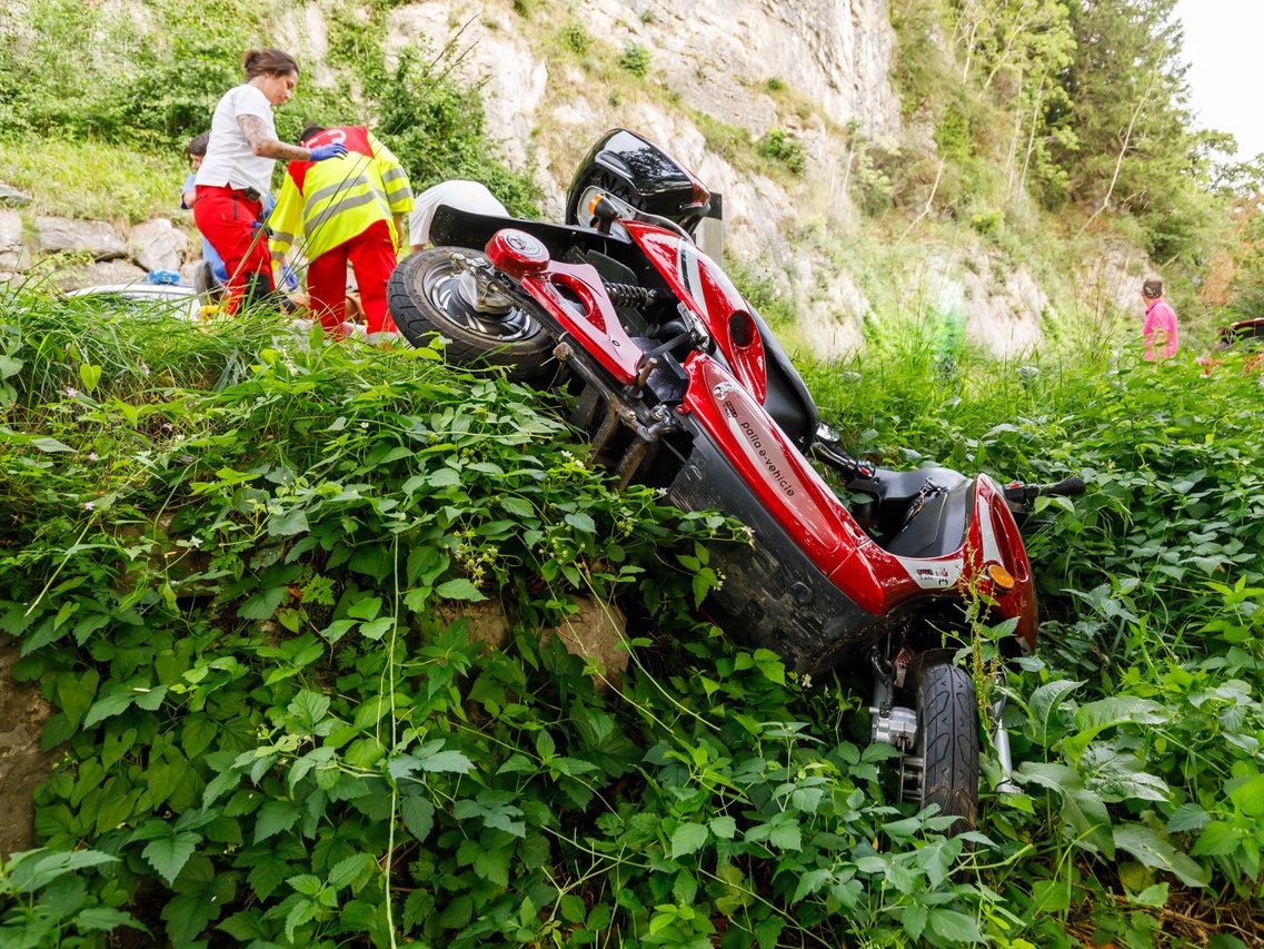 Lenker wurde ins LKH Feldkirch eingeliefert Lenker wurde ins LKH Feldkirch eingeliefert